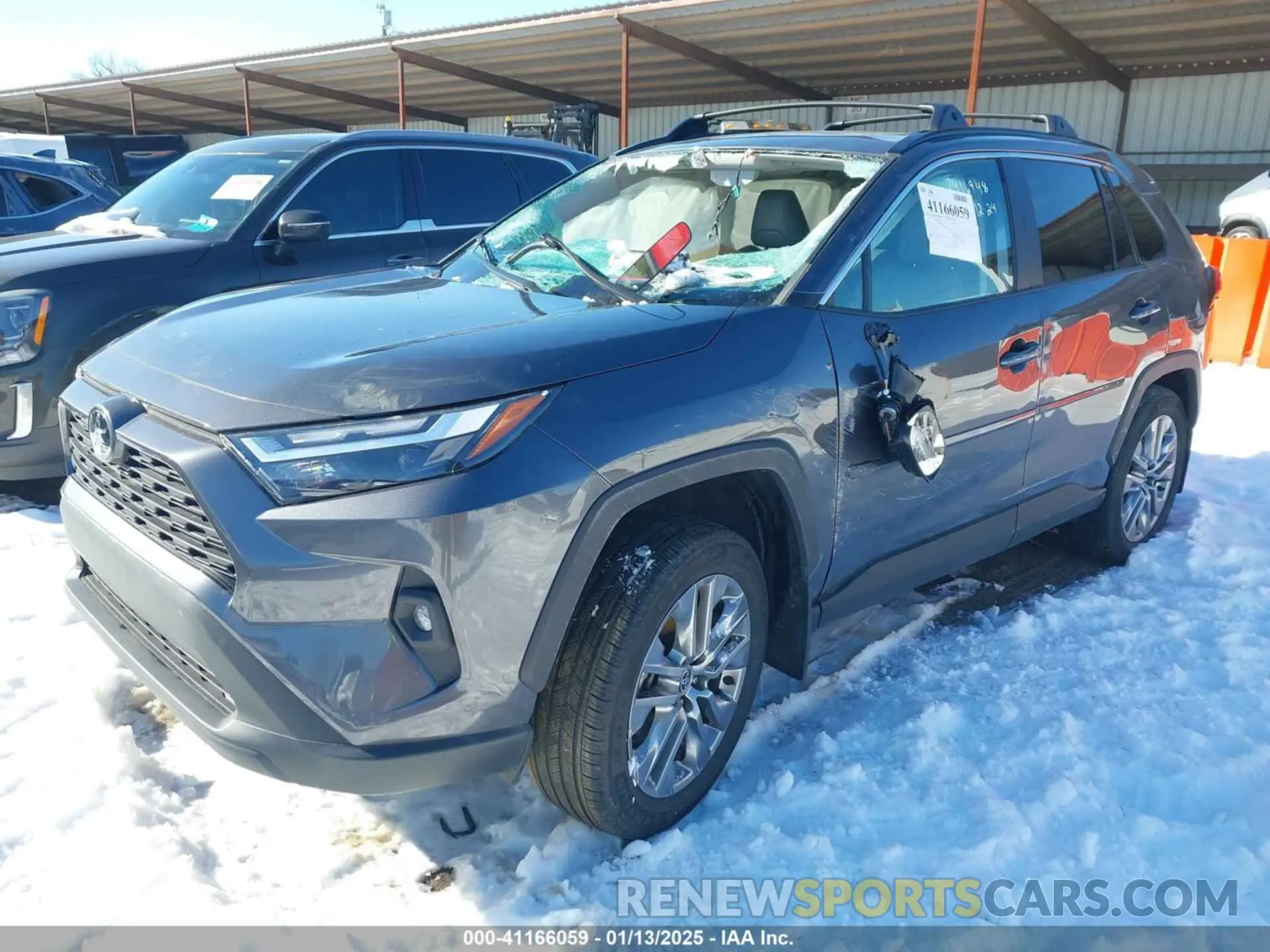 2 Photograph of a damaged car 2T3A1RFV2NC291775 TOYOTA RAV4 2022