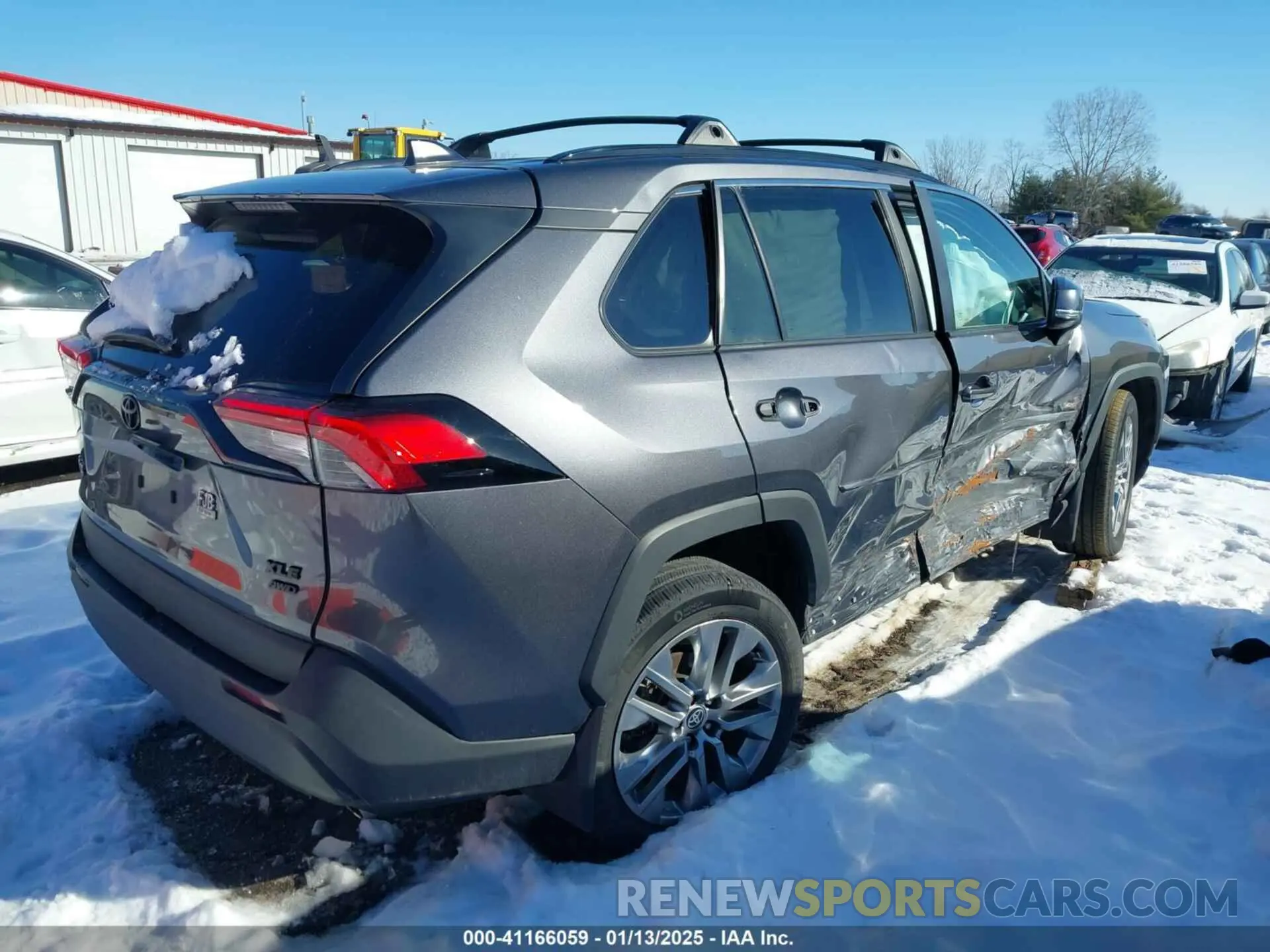 4 Photograph of a damaged car 2T3A1RFV2NC291775 TOYOTA RAV4 2022