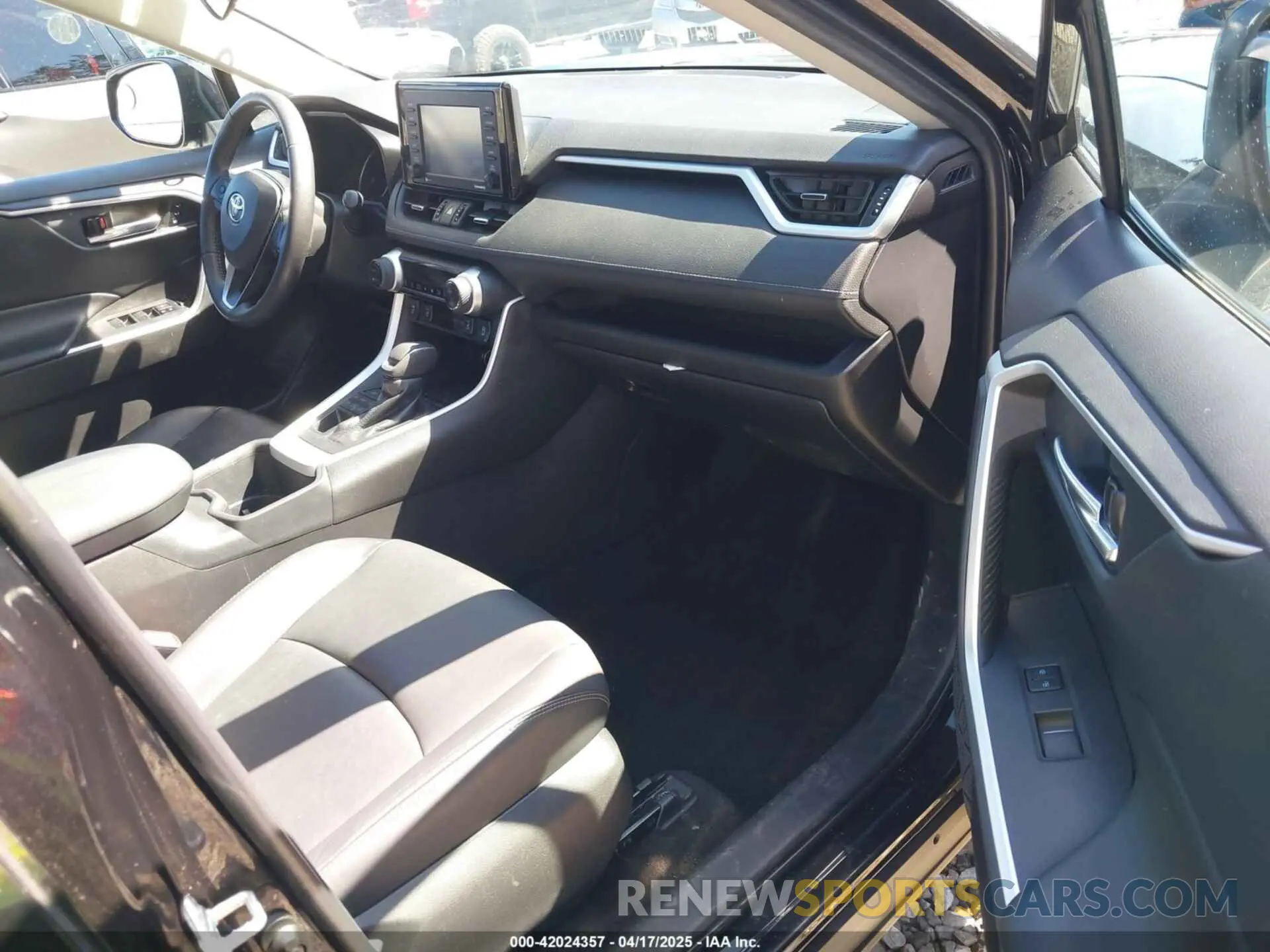 5 Фотография поврежденного автомобиля 2T3A1RFV3NC306770 TOYOTA RAV4 2022