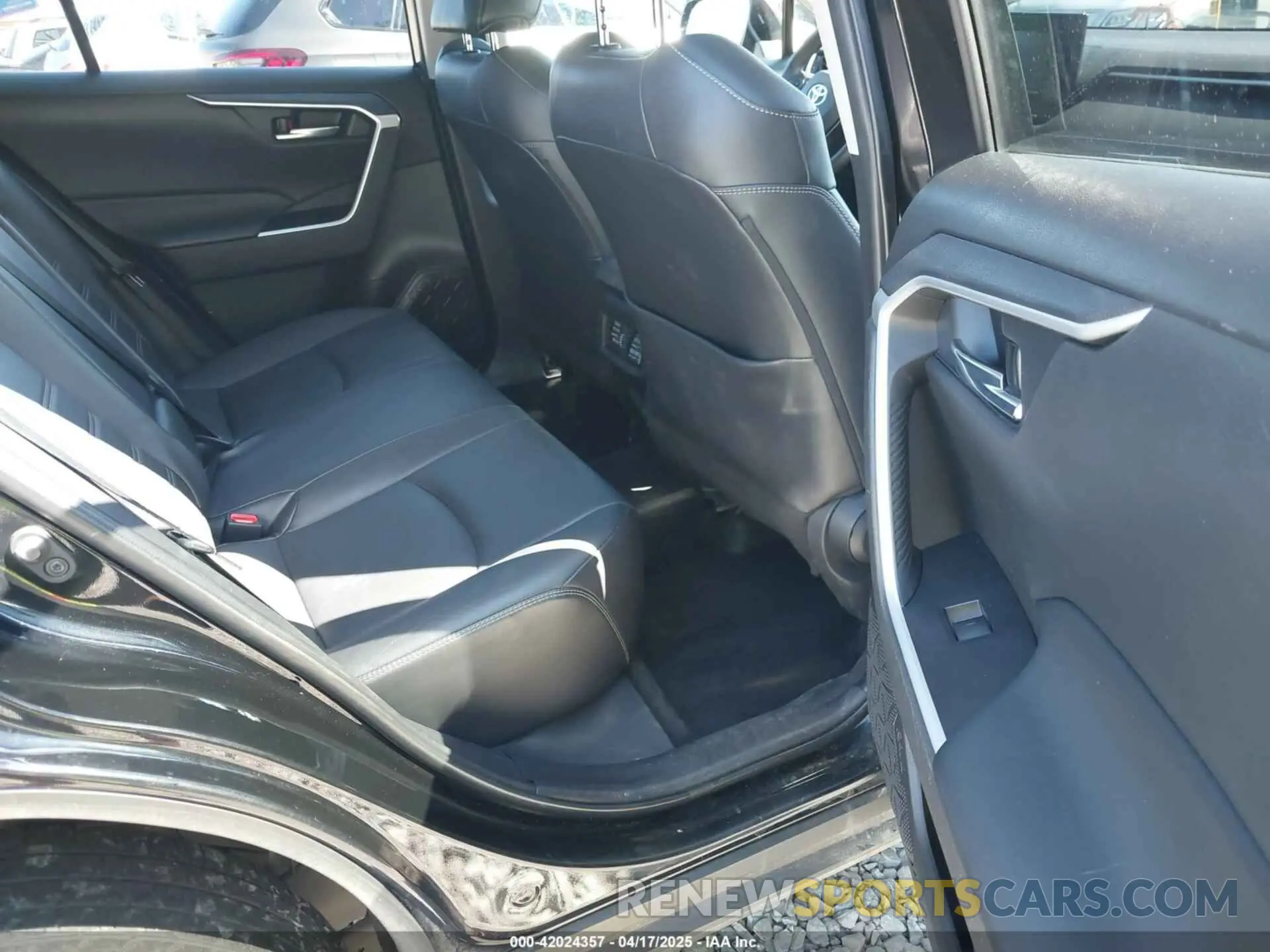8 Фотография поврежденного автомобиля 2T3A1RFV3NC306770 TOYOTA RAV4 2022