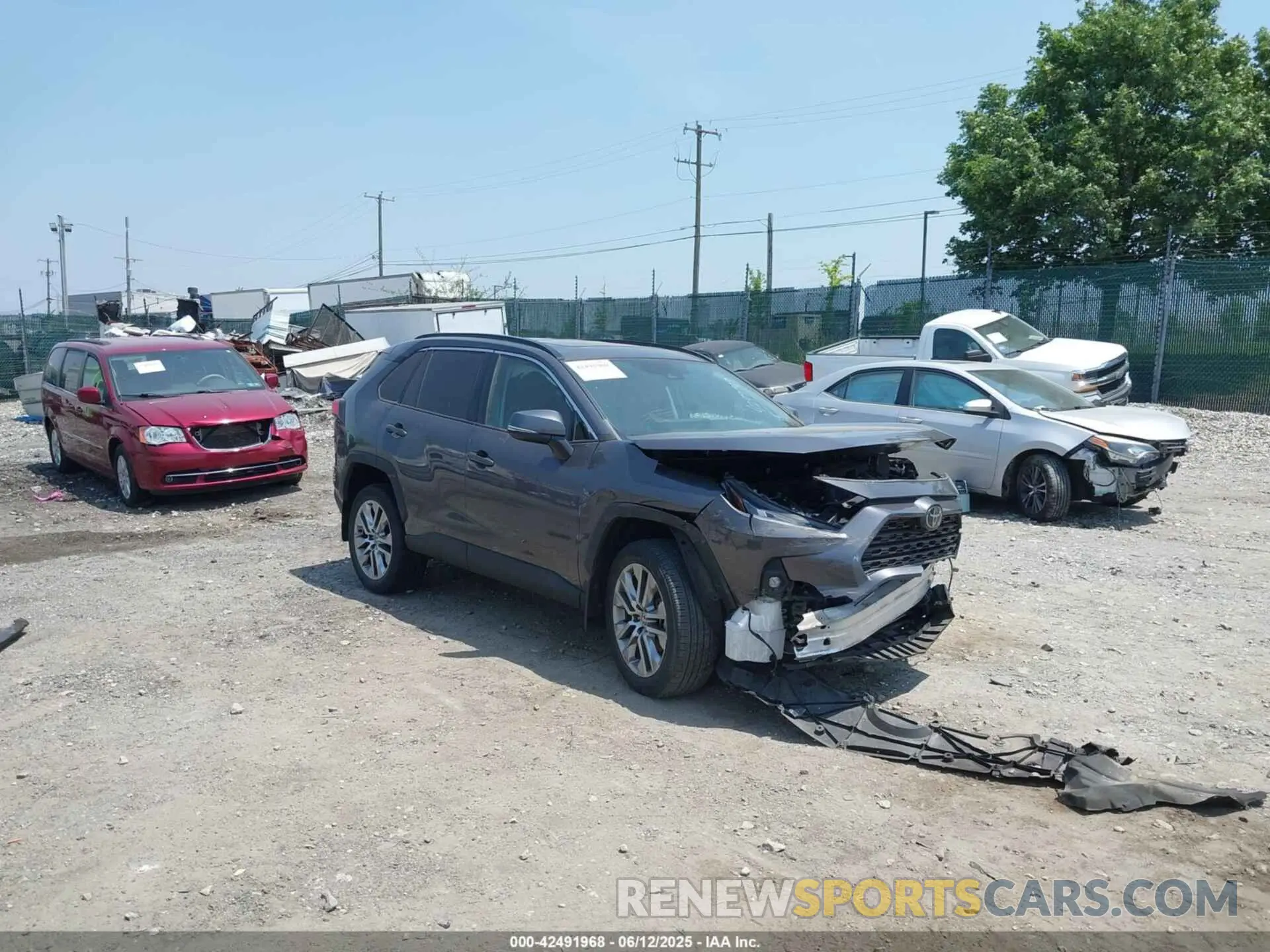 1 Photograph of a damaged car 2T3A1RFV4NC288327 TOYOTA RAV4 2022