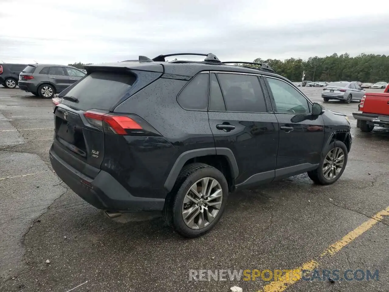 3 Photograph of a damaged car 2T3A1RFV4NW310938 TOYOTA RAV4 2022