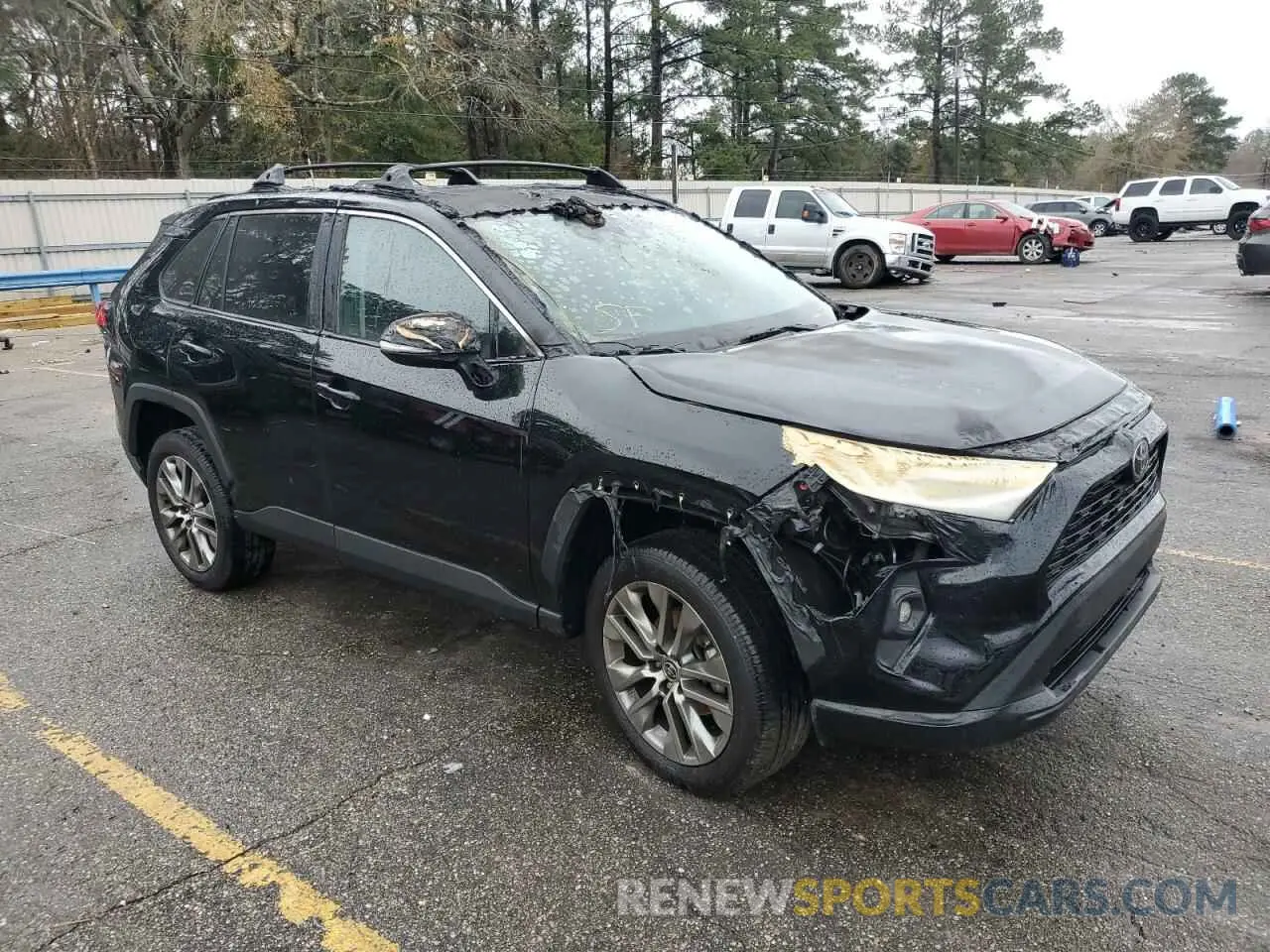 4 Photograph of a damaged car 2T3A1RFV4NW310938 TOYOTA RAV4 2022