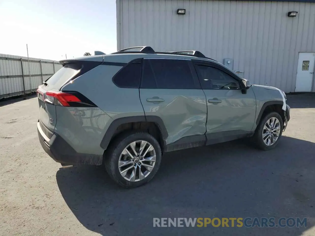 3 Photograph of a damaged car 2T3A1RFV5NW276220 TOYOTA RAV4 2022
