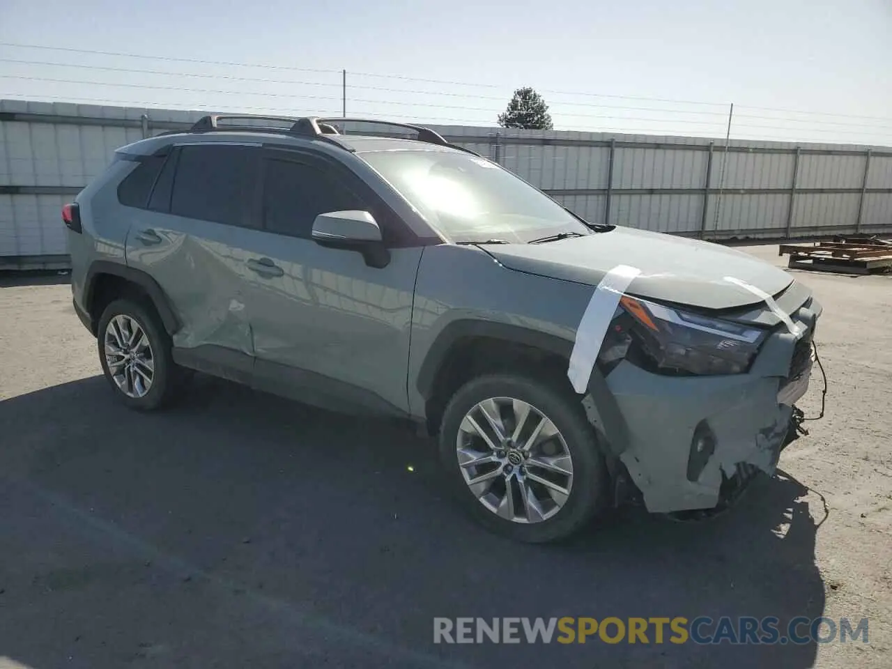 4 Photograph of a damaged car 2T3A1RFV5NW276220 TOYOTA RAV4 2022