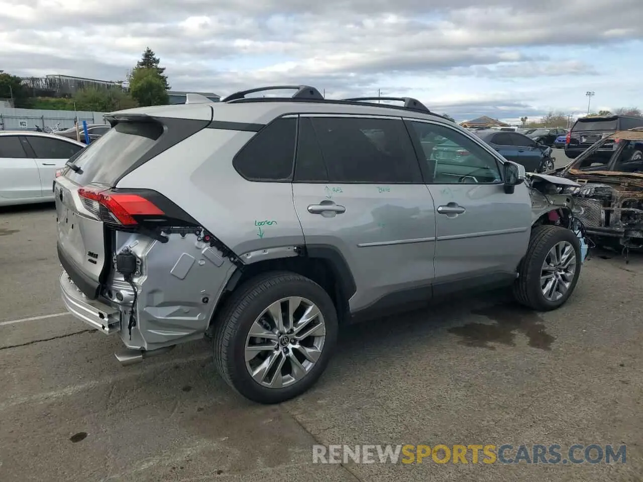 3 Фотография поврежденного автомобиля 2T3A1RFV7NW253330 TOYOTA RAV4 2022