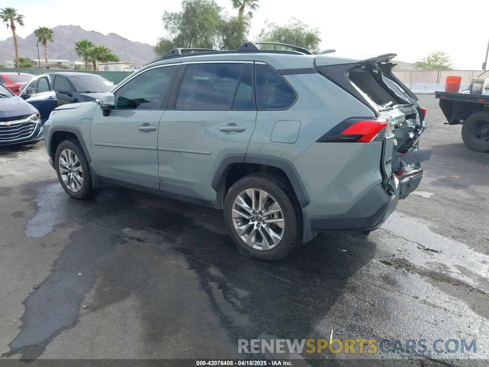 3 Фотография поврежденного автомобиля 2T3A1RFV7NW256681 TOYOTA RAV4 2022