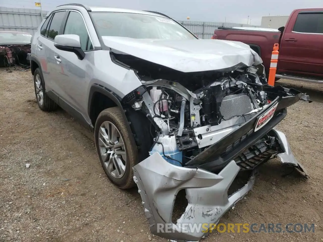 1 Фотография поврежденного автомобиля 2T3A1RFV9NC302285 TOYOTA RAV4 2022