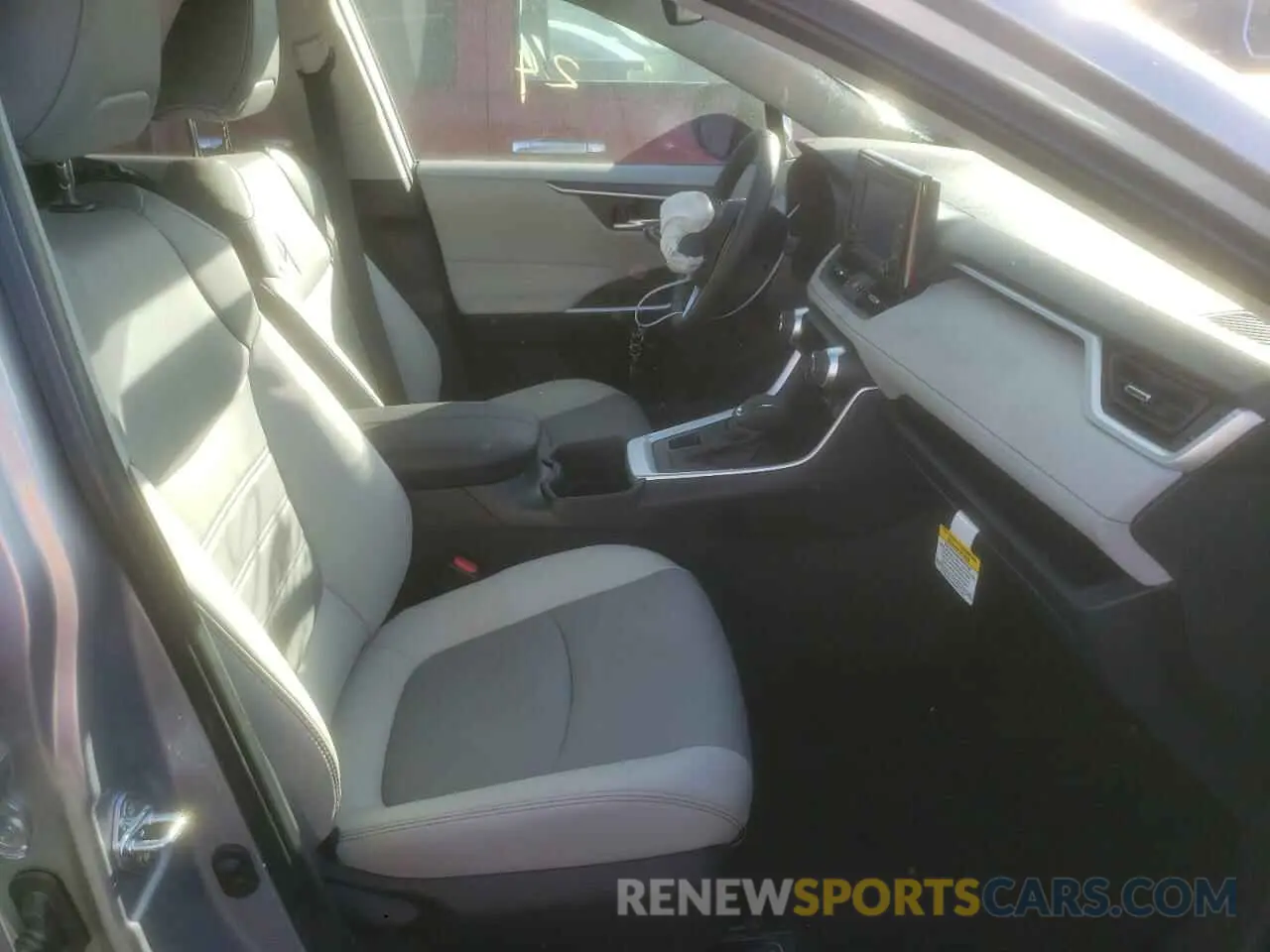5 Фотография поврежденного автомобиля 2T3A1RFV9NC302285 TOYOTA RAV4 2022