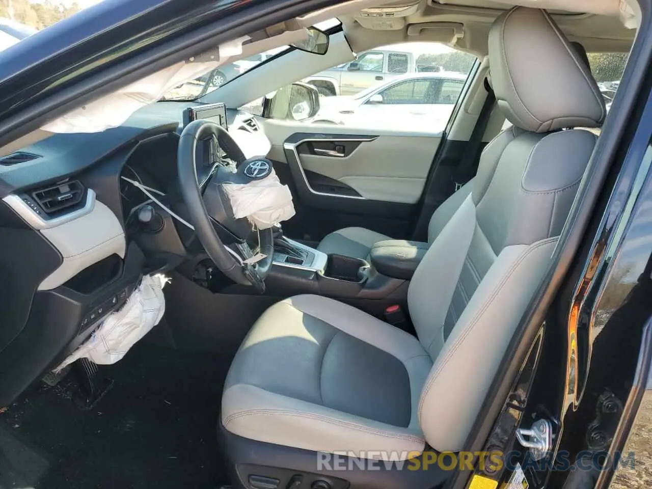 7 Photograph of a damaged car 2T3A1RFVXNC310217 TOYOTA RAV4 2022