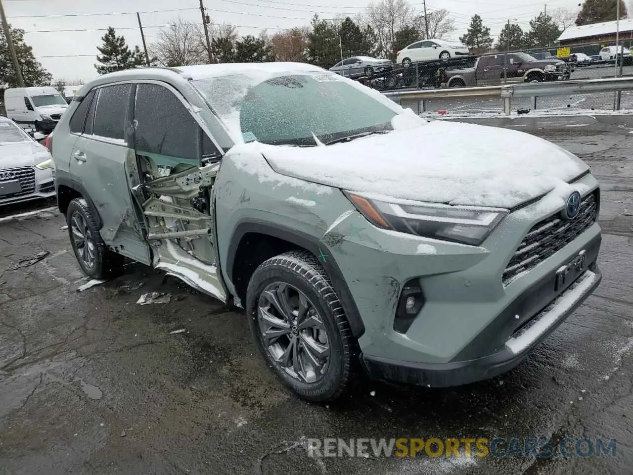 4 Photograph of a damaged car 2T3B6RFV4NW033617 TOYOTA RAV4 2022