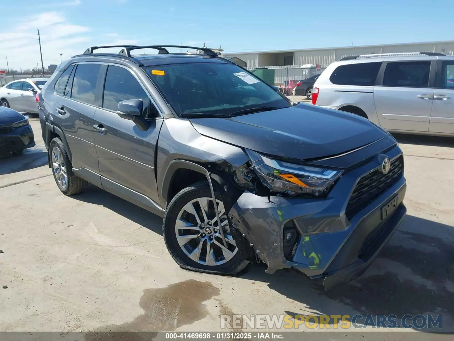 1 Photograph of a damaged car 2T3C1RFV0NC207915 TOYOTA RAV4 2022