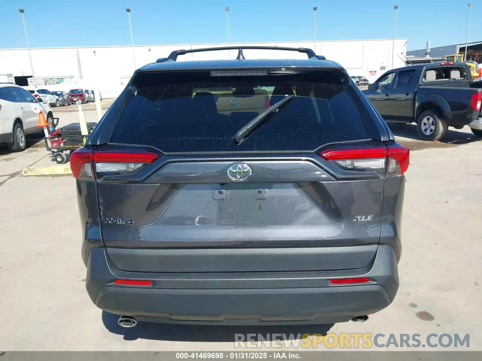 15 Photograph of a damaged car 2T3C1RFV0NC207915 TOYOTA RAV4 2022