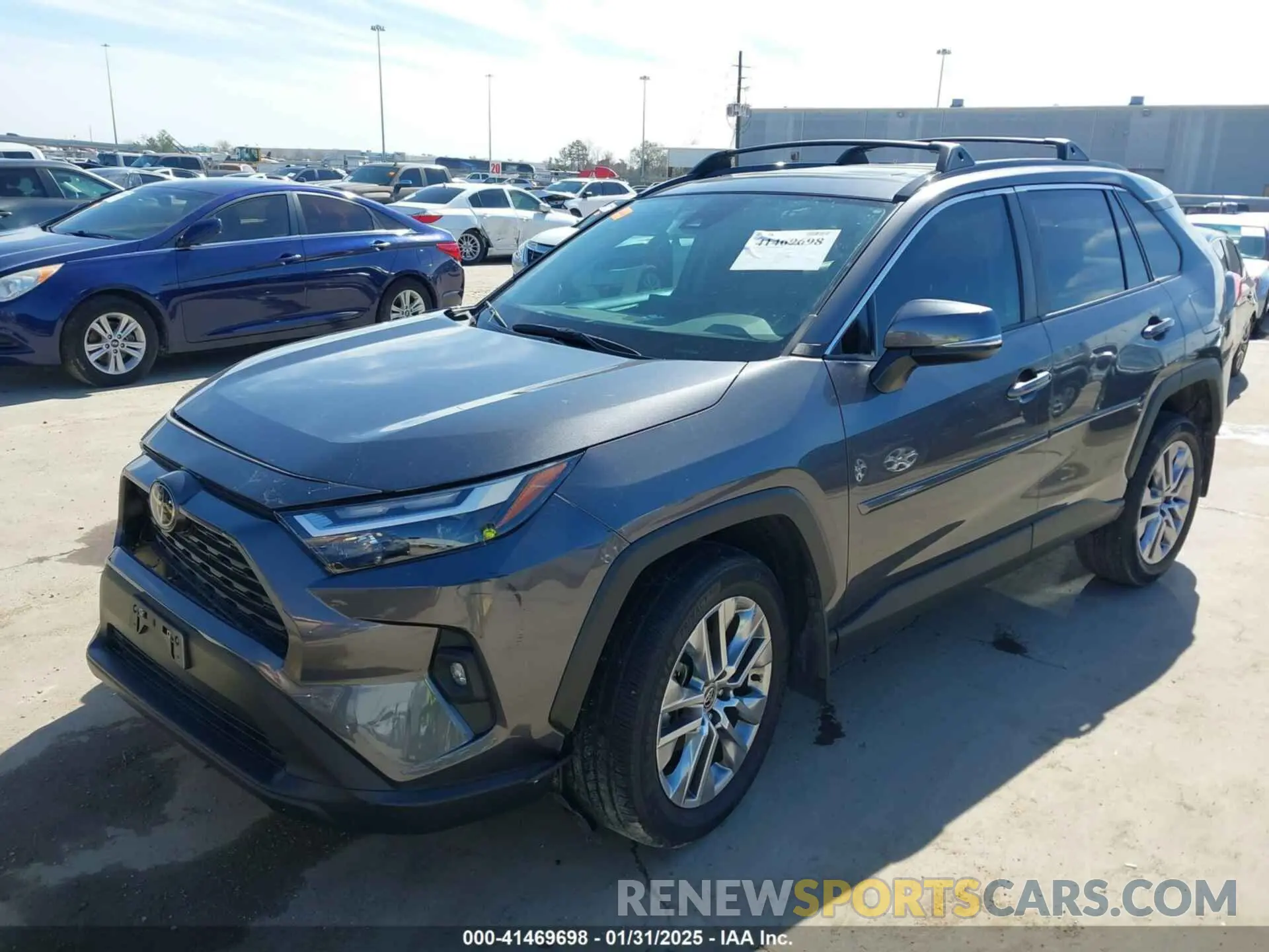 2 Photograph of a damaged car 2T3C1RFV0NC207915 TOYOTA RAV4 2022