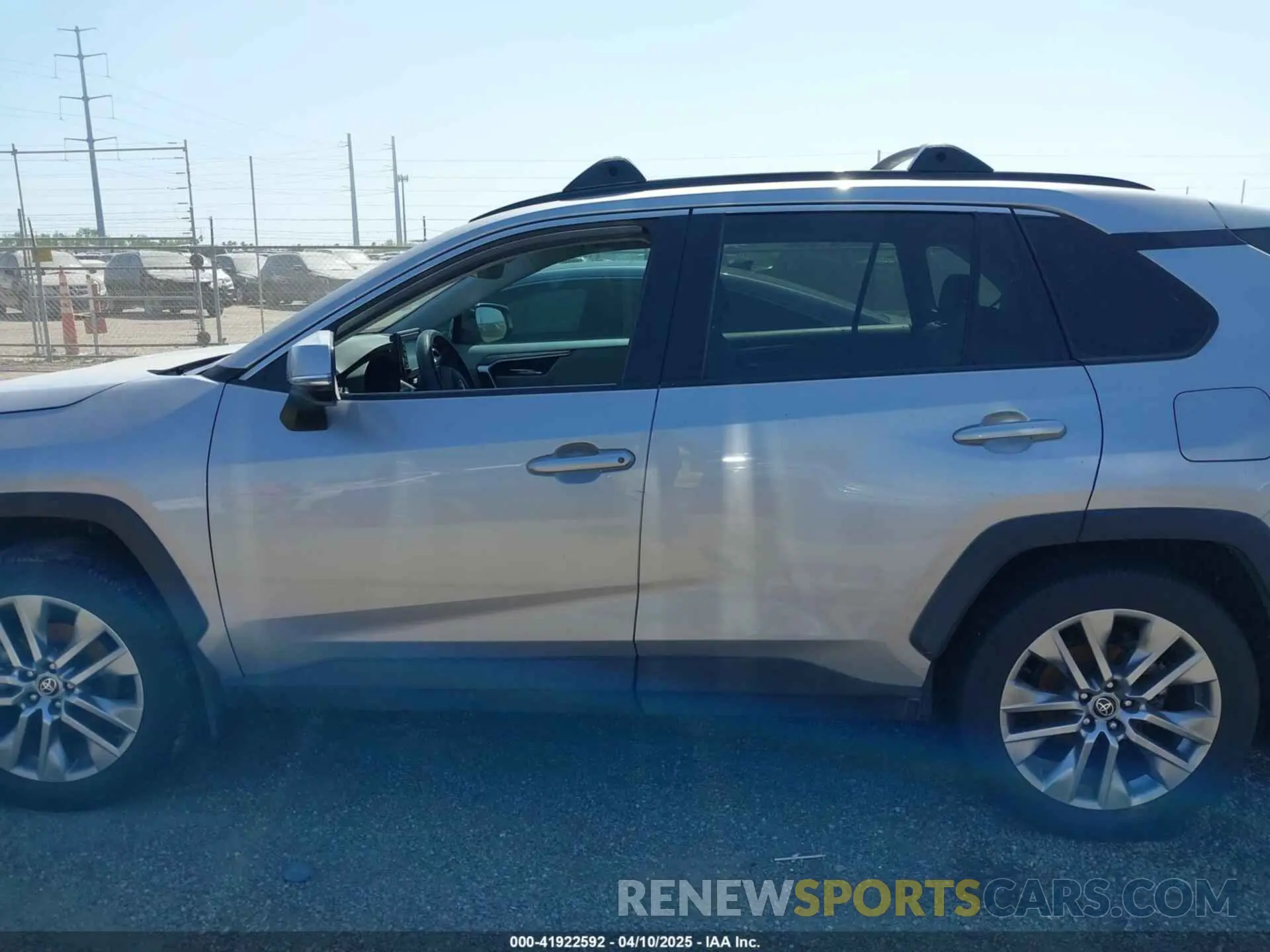 13 Photograph of a damaged car 2T3C1RFV1NW231686 TOYOTA RAV4 2022
