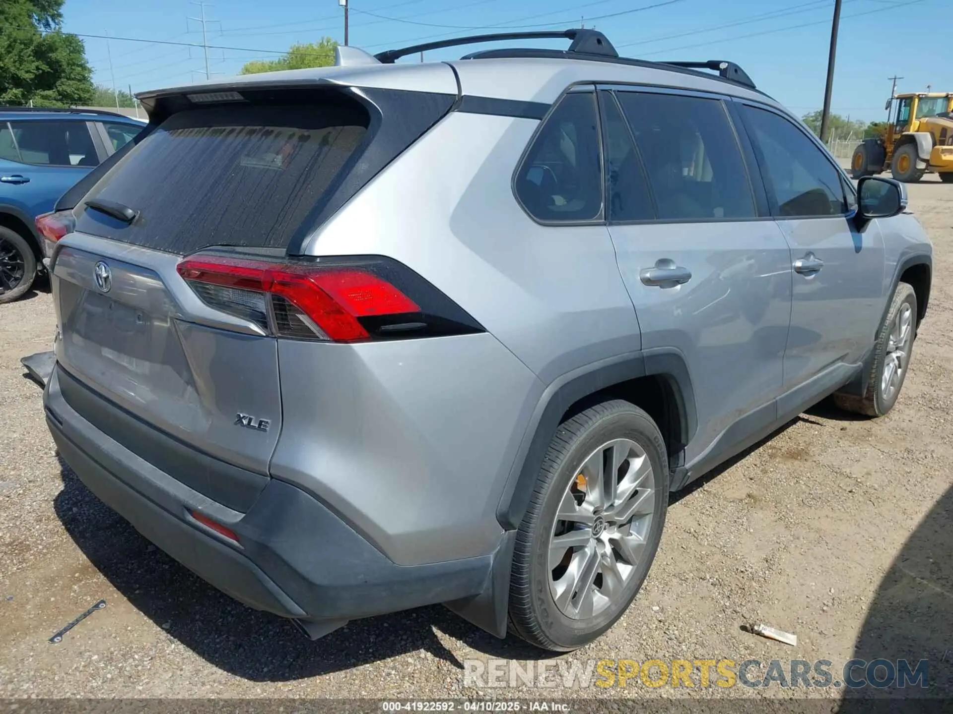 4 Photograph of a damaged car 2T3C1RFV1NW231686 TOYOTA RAV4 2022