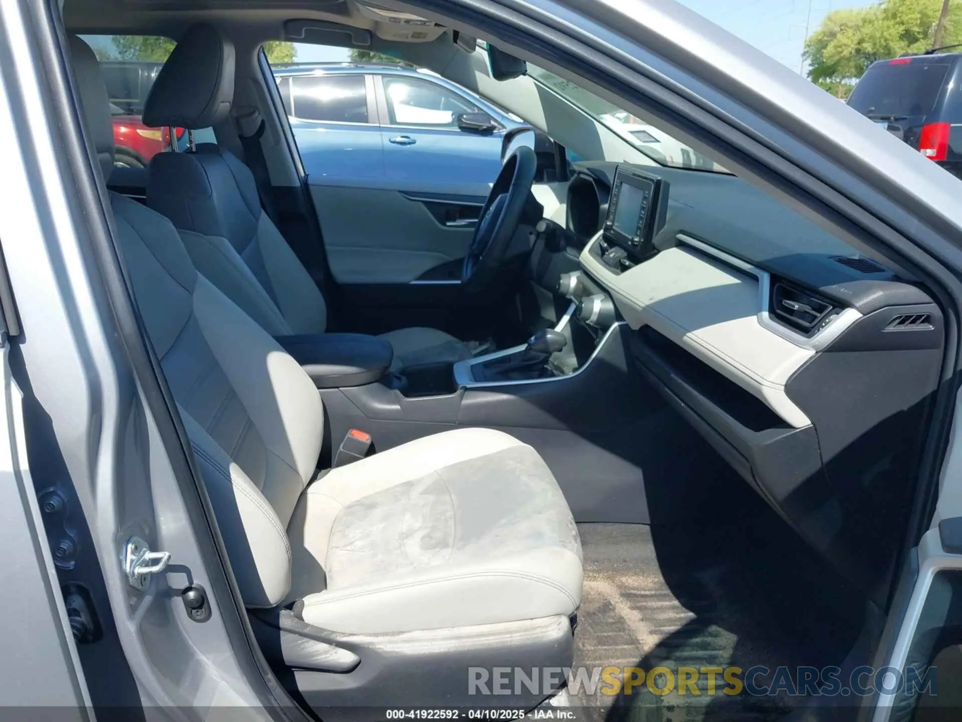 5 Photograph of a damaged car 2T3C1RFV1NW231686 TOYOTA RAV4 2022