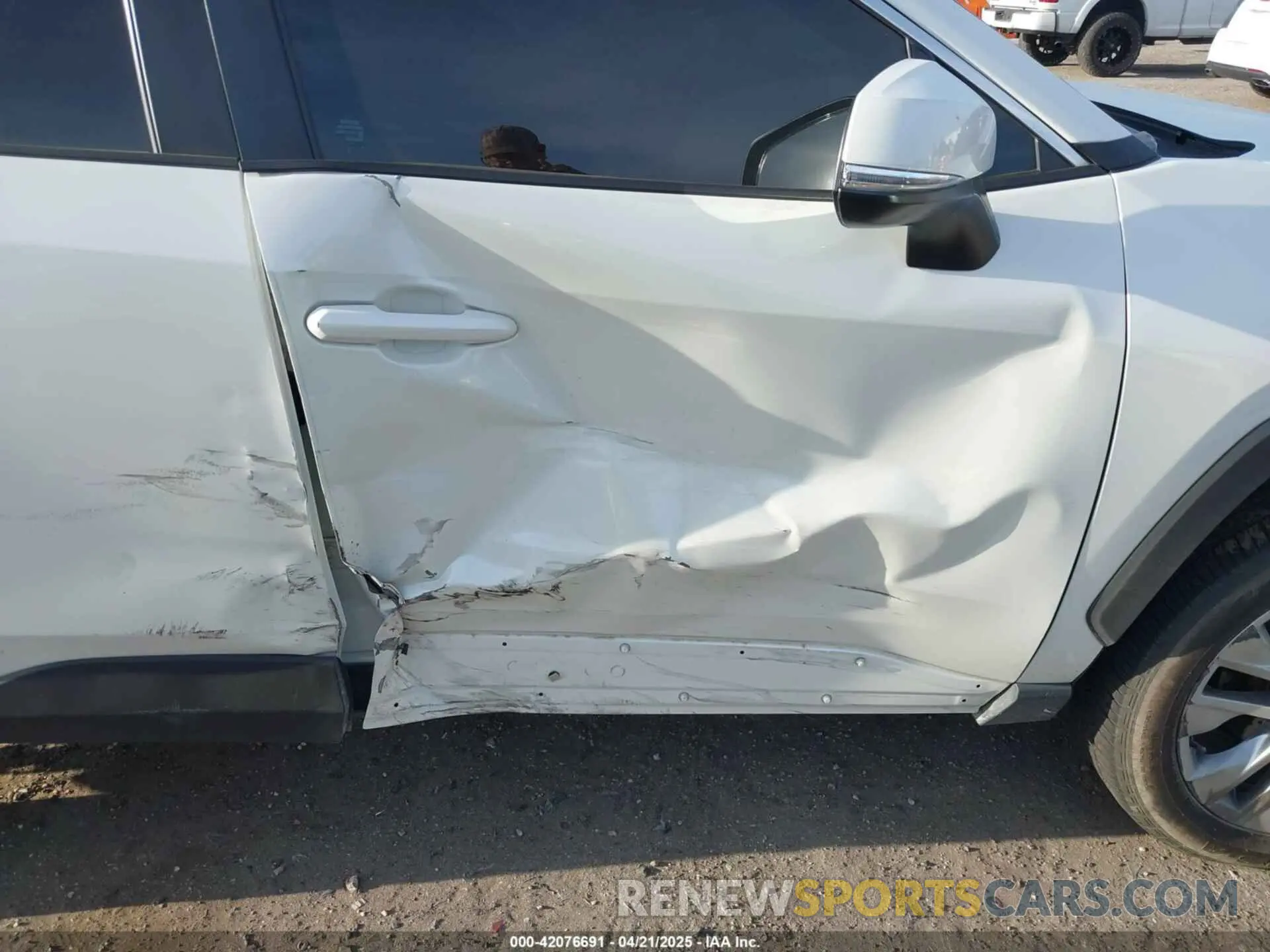 6 Photograph of a damaged car 2T3C1RFV1NW235608 TOYOTA RAV4 2022