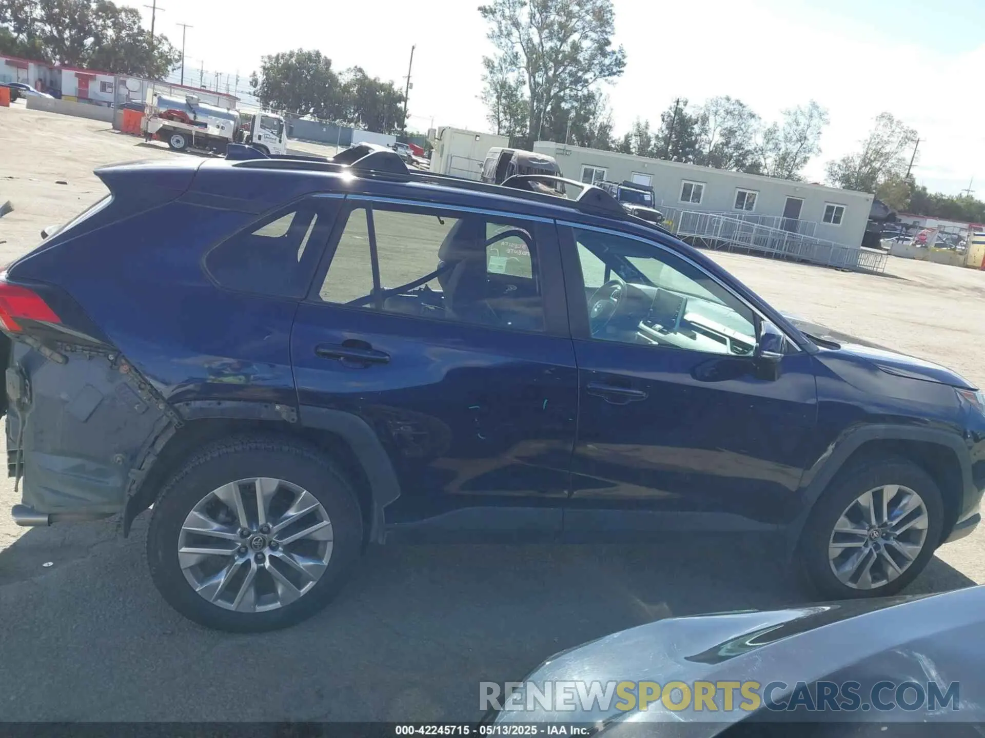 14 Photograph of a damaged car 2T3C1RFV2NW191537 TOYOTA RAV4 2022