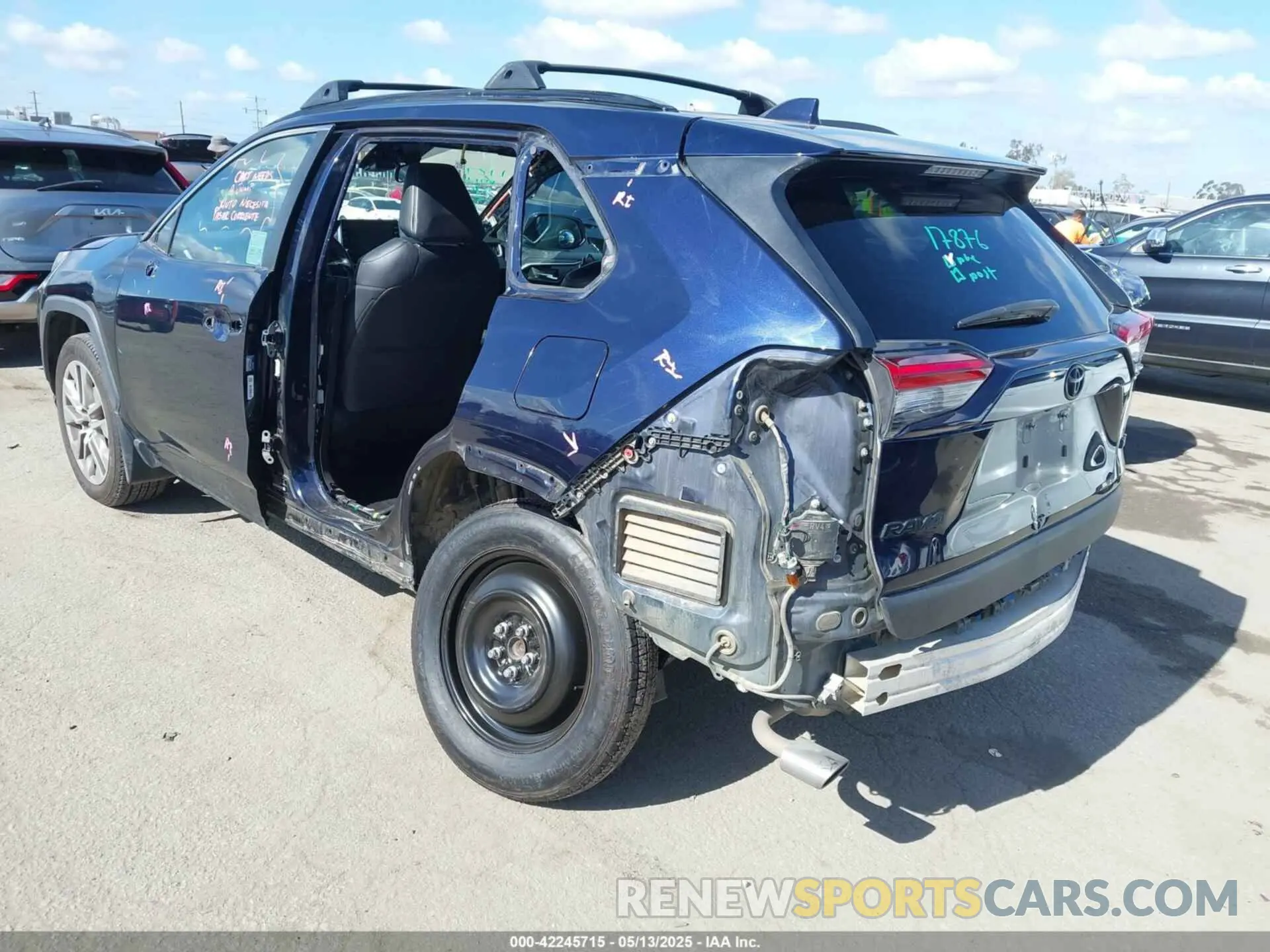 3 Photograph of a damaged car 2T3C1RFV2NW191537 TOYOTA RAV4 2022