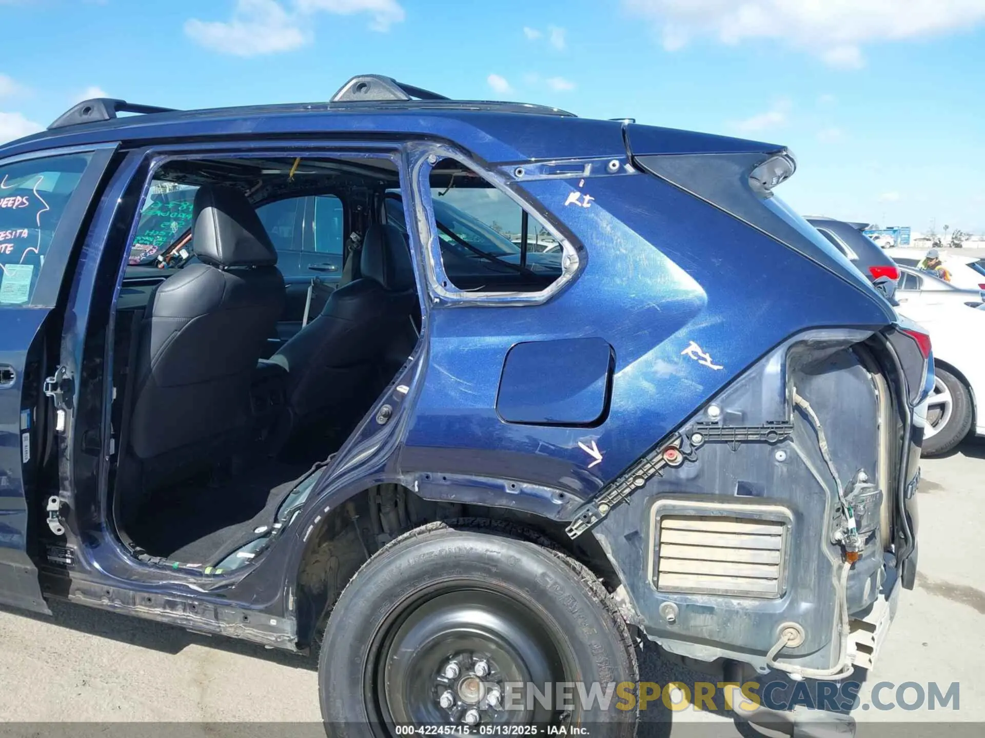 6 Photograph of a damaged car 2T3C1RFV2NW191537 TOYOTA RAV4 2022