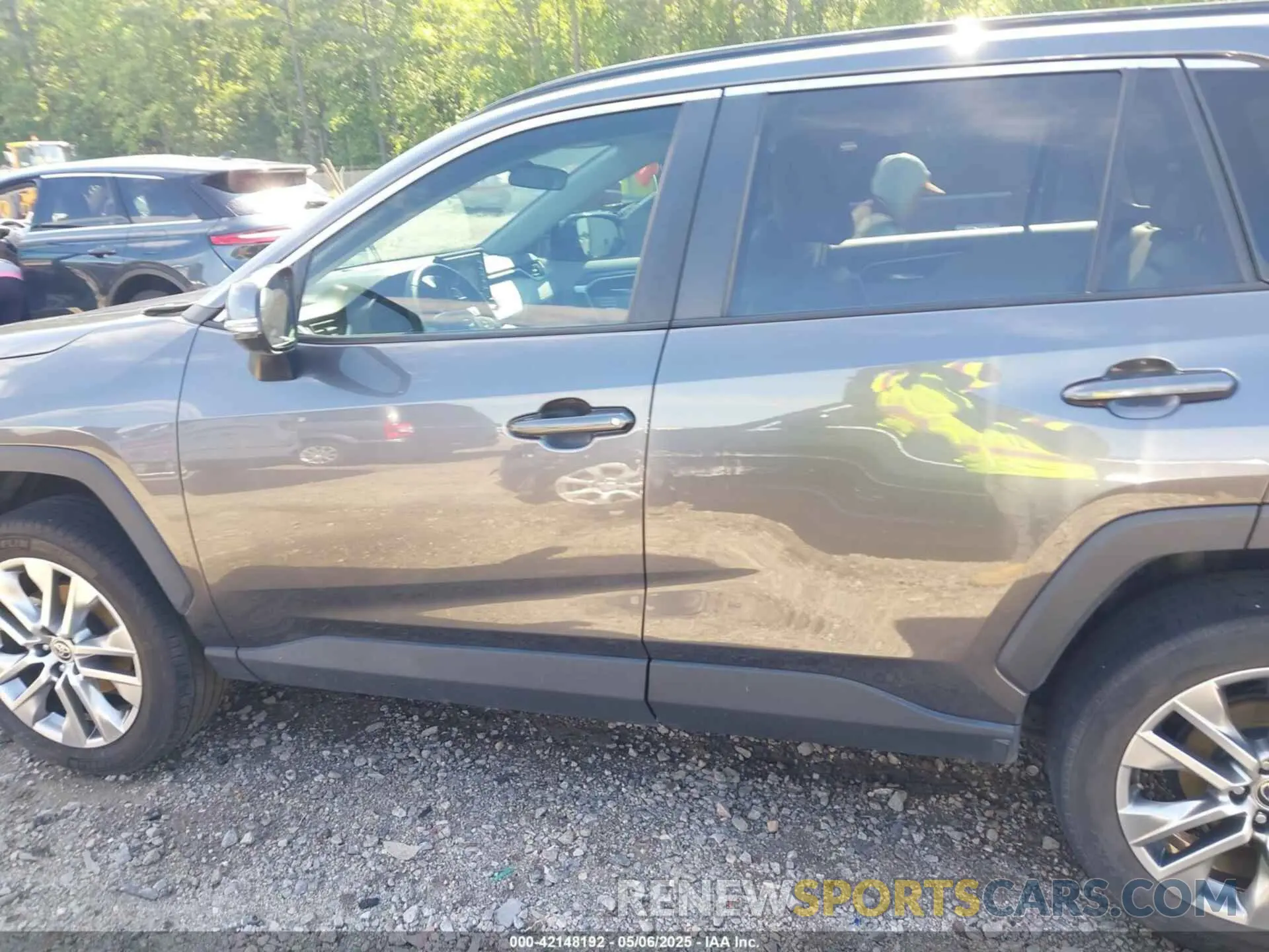 14 Photograph of a damaged car 2T3C1RFV7NC195861 TOYOTA RAV4 2022