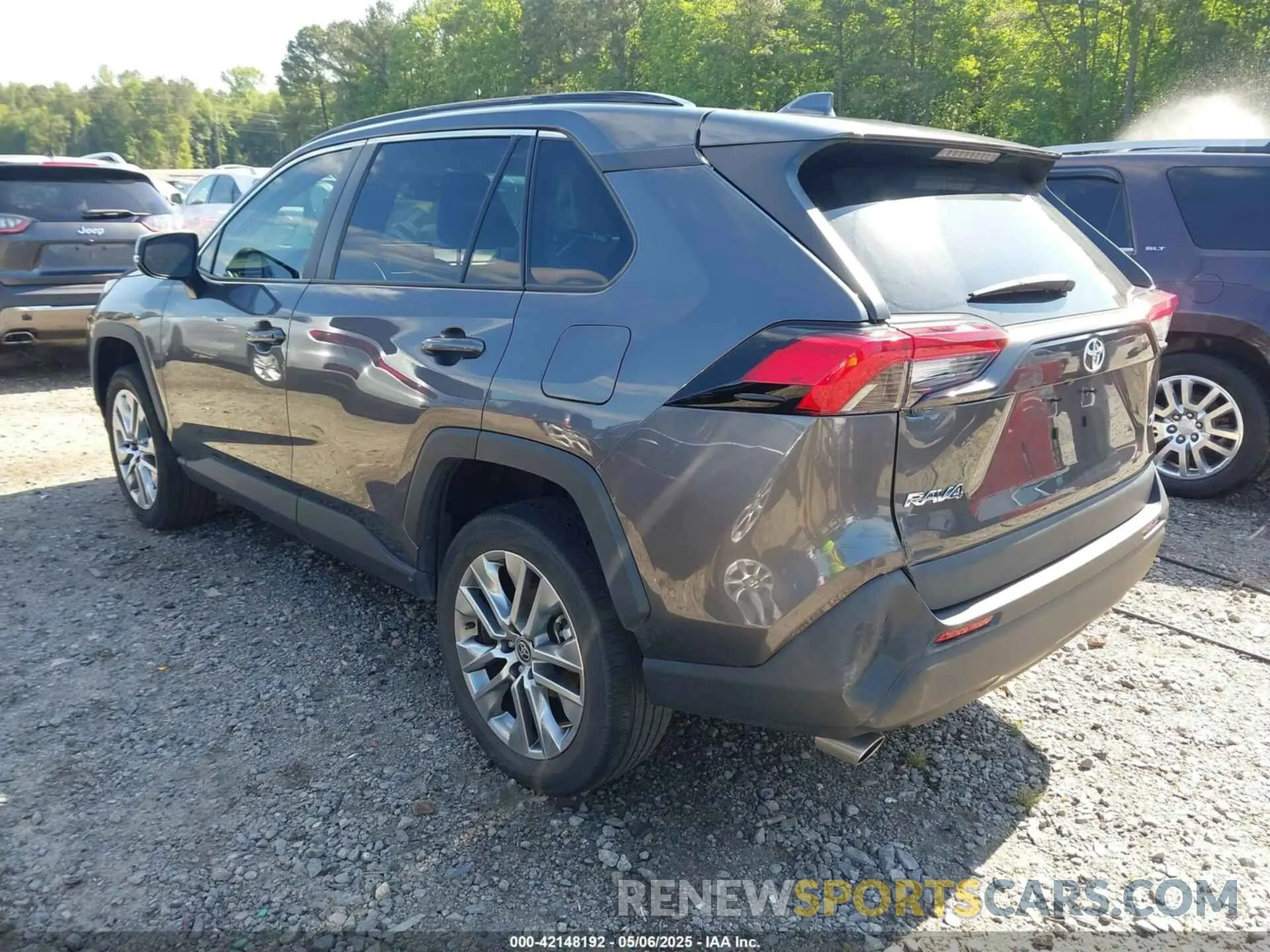 3 Photograph of a damaged car 2T3C1RFV7NC195861 TOYOTA RAV4 2022