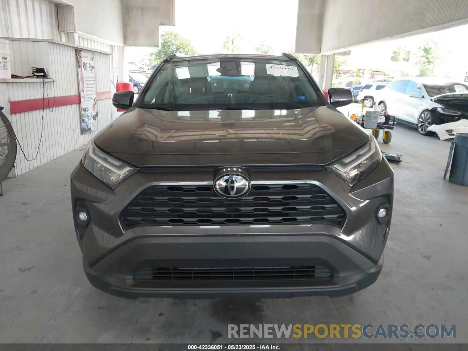 13 Photograph of a damaged car 2T3C1RFV8NC192497 TOYOTA RAV4 2022