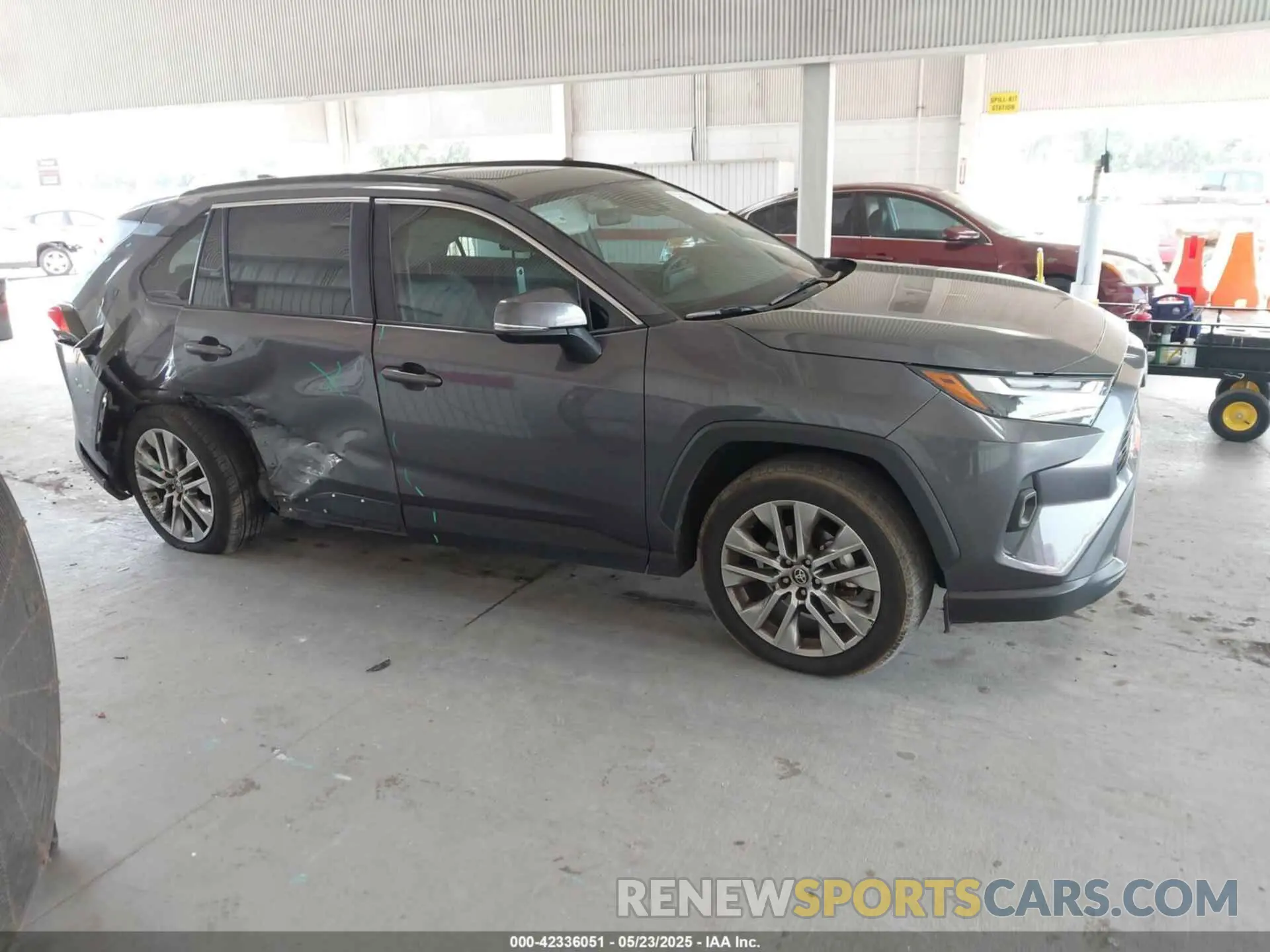 14 Photograph of a damaged car 2T3C1RFV8NC192497 TOYOTA RAV4 2022