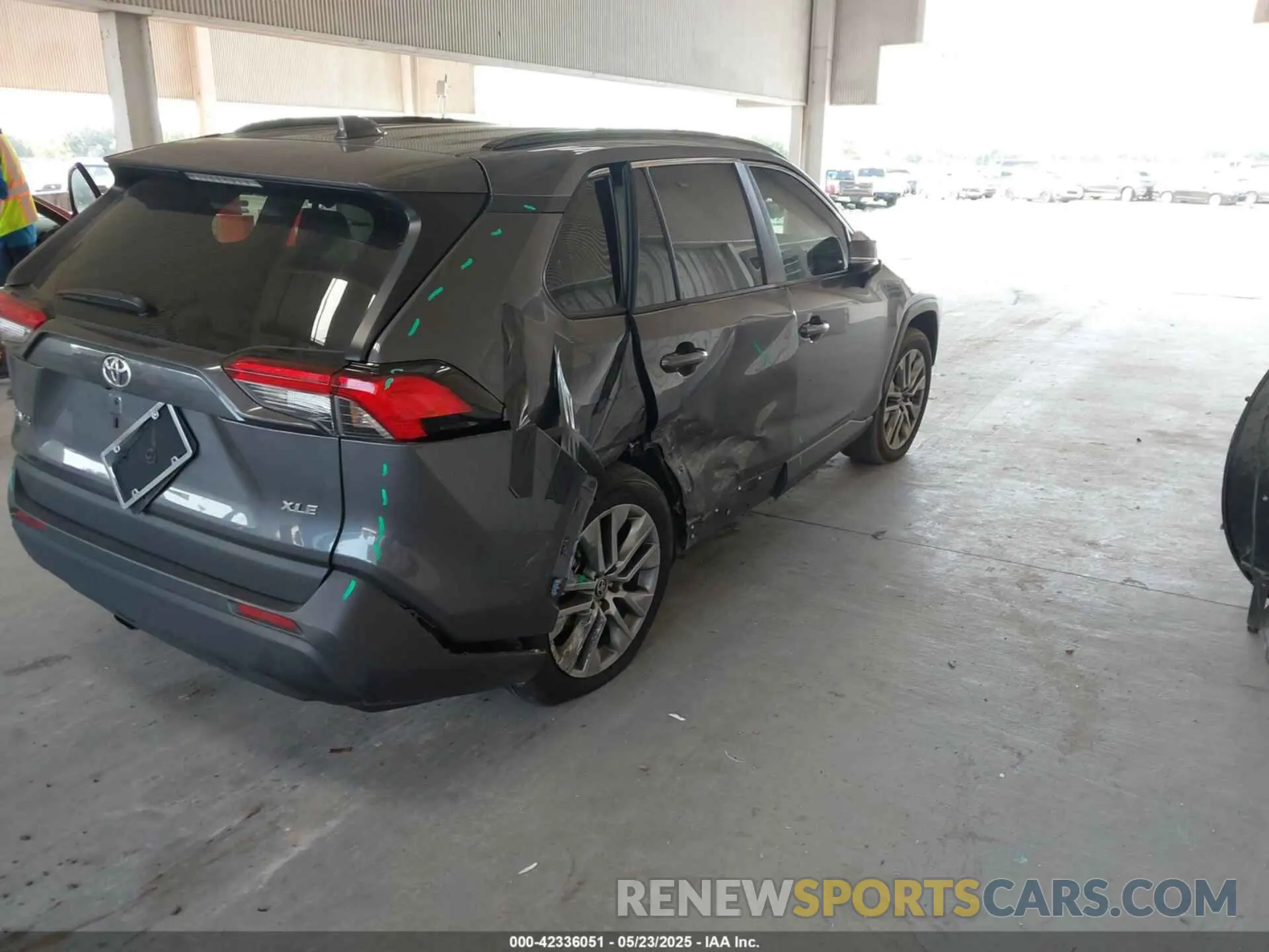 4 Photograph of a damaged car 2T3C1RFV8NC192497 TOYOTA RAV4 2022
