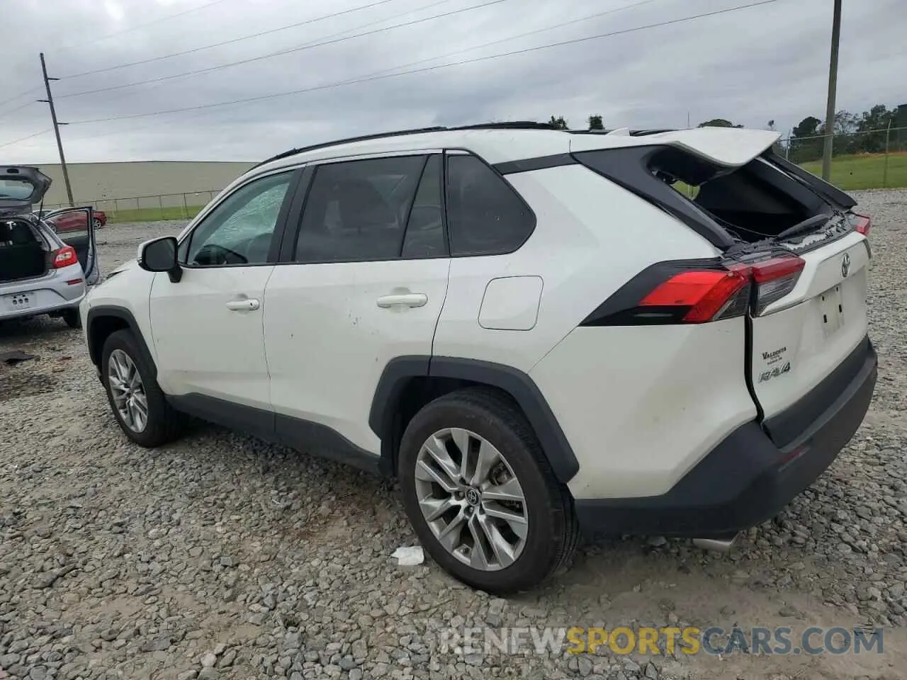 2 Photograph of a damaged car 2T3C1RFV8NW190215 TOYOTA RAV4 2022