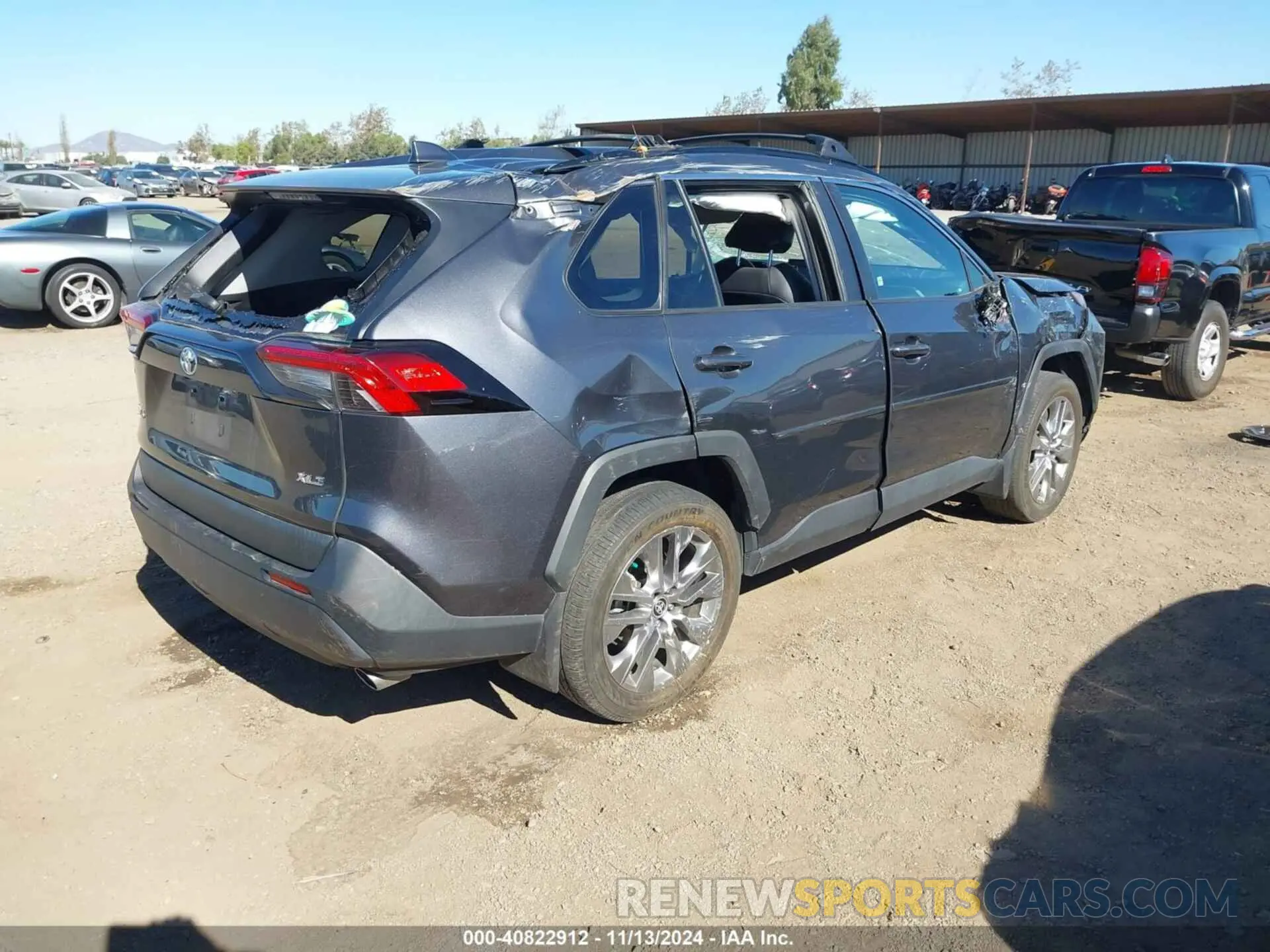4 Photograph of a damaged car 2T3C1RFV9NC207525 TOYOTA RAV4 2022