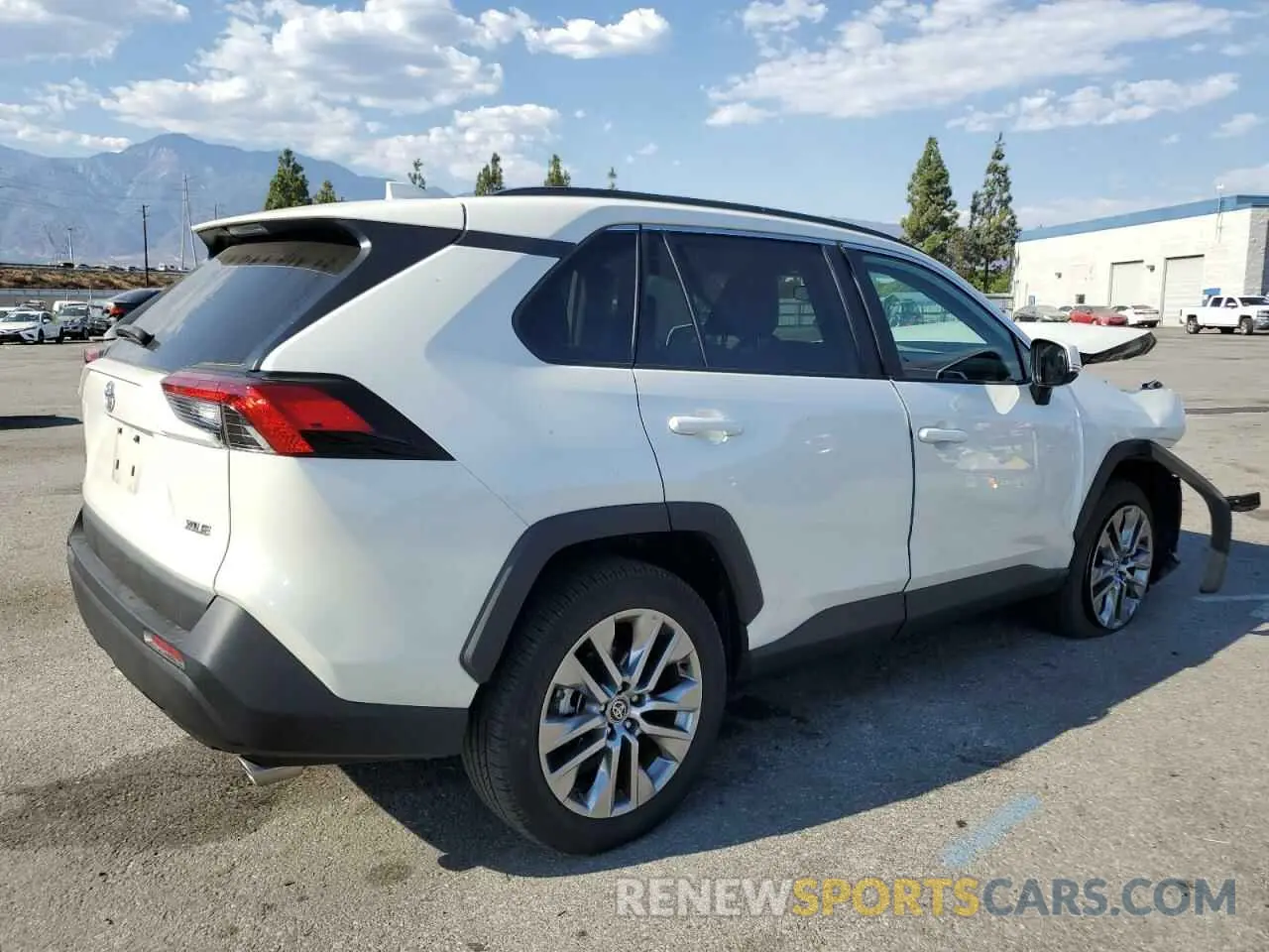 3 Photograph of a damaged car 2T3C1RFVXNW229371 TOYOTA RAV4 2022