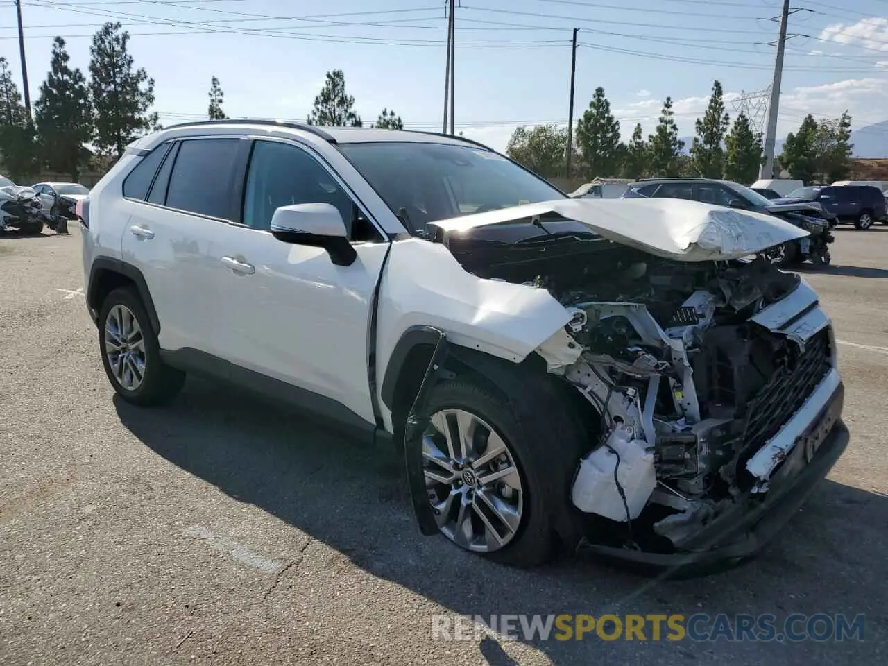 4 Photograph of a damaged car 2T3C1RFVXNW229371 TOYOTA RAV4 2022