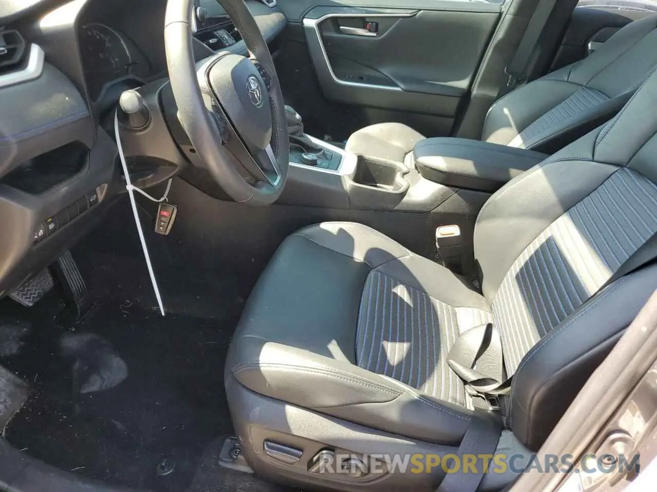 7 Photograph of a damaged car 2T3E6RFV0NW036463 TOYOTA RAV4 2022