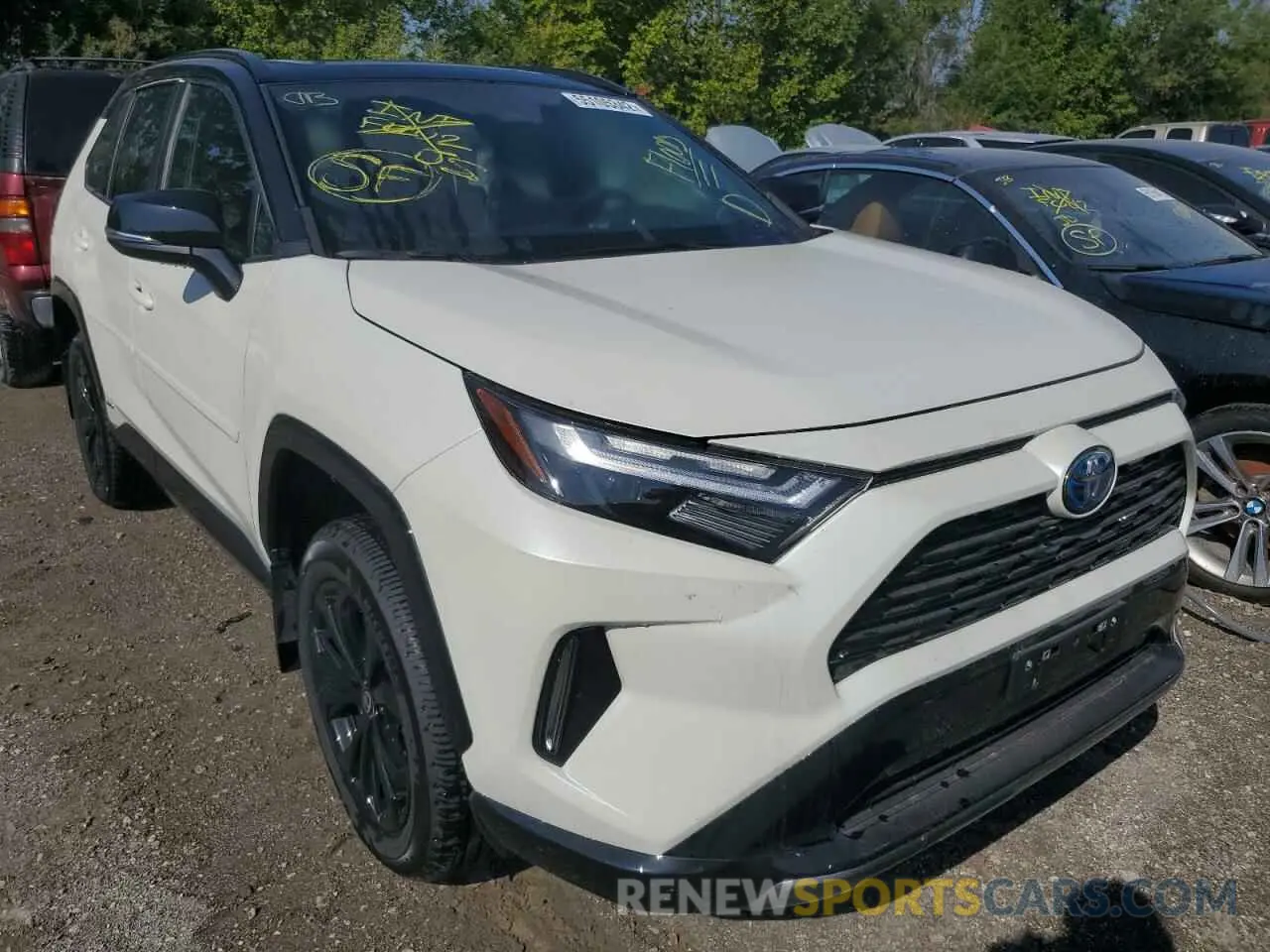 1 Photograph of a damaged car 2T3E6RFV2NW031183 TOYOTA RAV4 2022