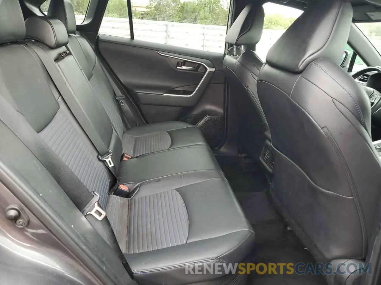 11 Фотография поврежденного автомобиля 2T3E6RFV3NW035713 TOYOTA RAV4 2022