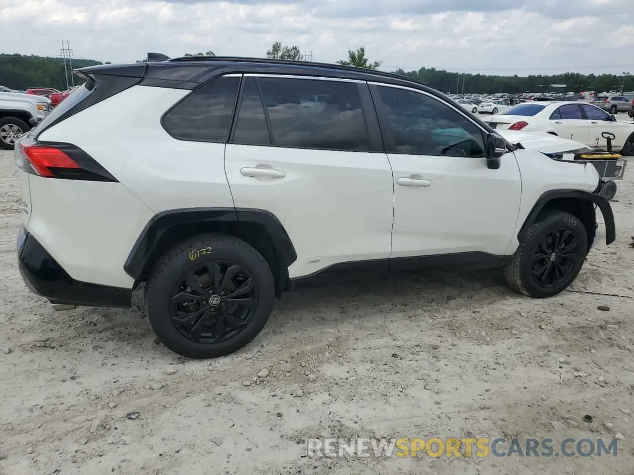 3 Photograph of a damaged car 2T3E6RFVXNW030847 TOYOTA RAV4 2022