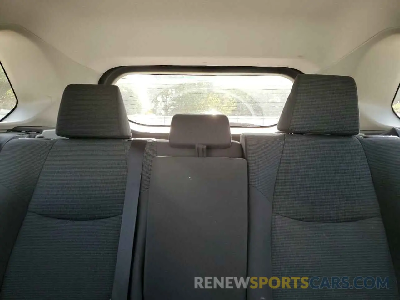 10 Photograph of a damaged car 2T3F1RFV2NC270401 TOYOTA RAV4 2022