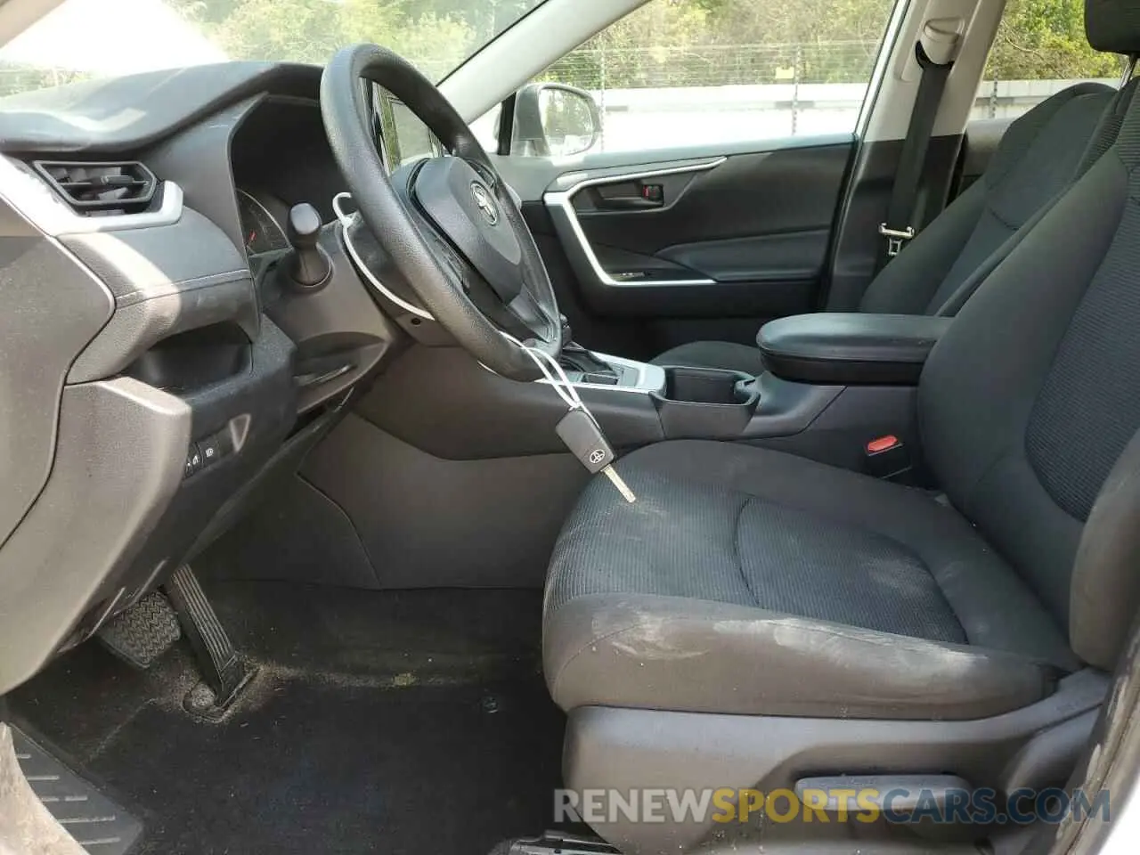7 Photograph of a damaged car 2T3F1RFV2NC270401 TOYOTA RAV4 2022