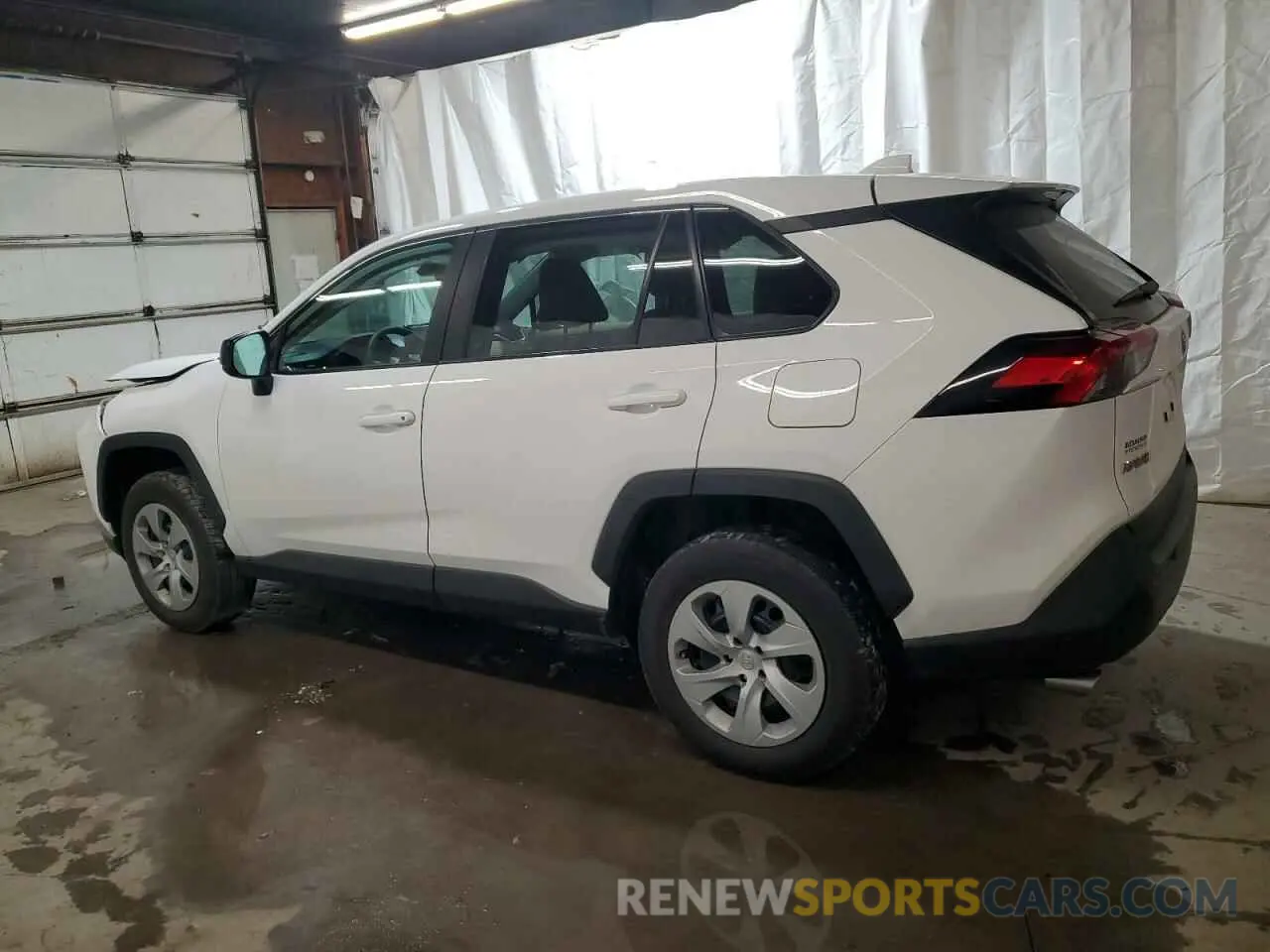 2 Photograph of a damaged car 2T3F1RFV4NC303365 TOYOTA RAV4 2022