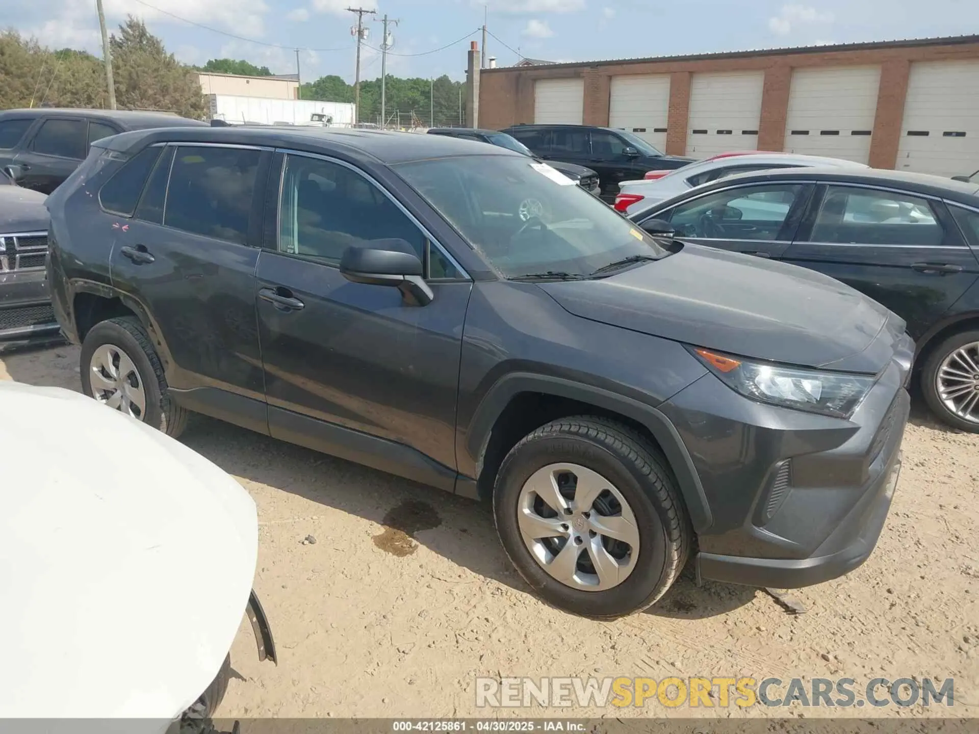 1 Photograph of a damaged car 2T3F1RFV6NC322161 TOYOTA RAV4 2022