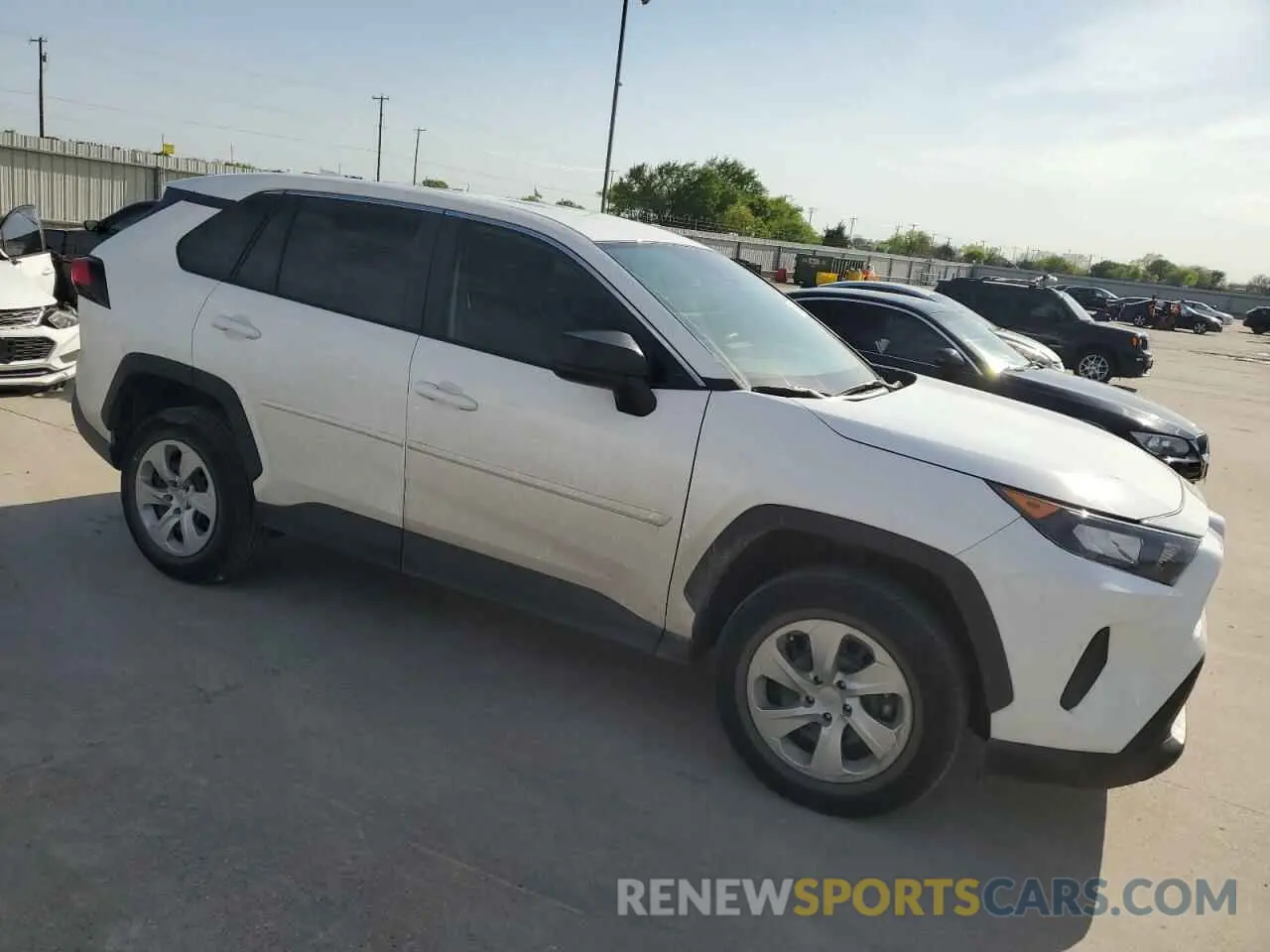 4 Photograph of a damaged car 2T3F1RFV7NC308320 TOYOTA RAV4 2022
