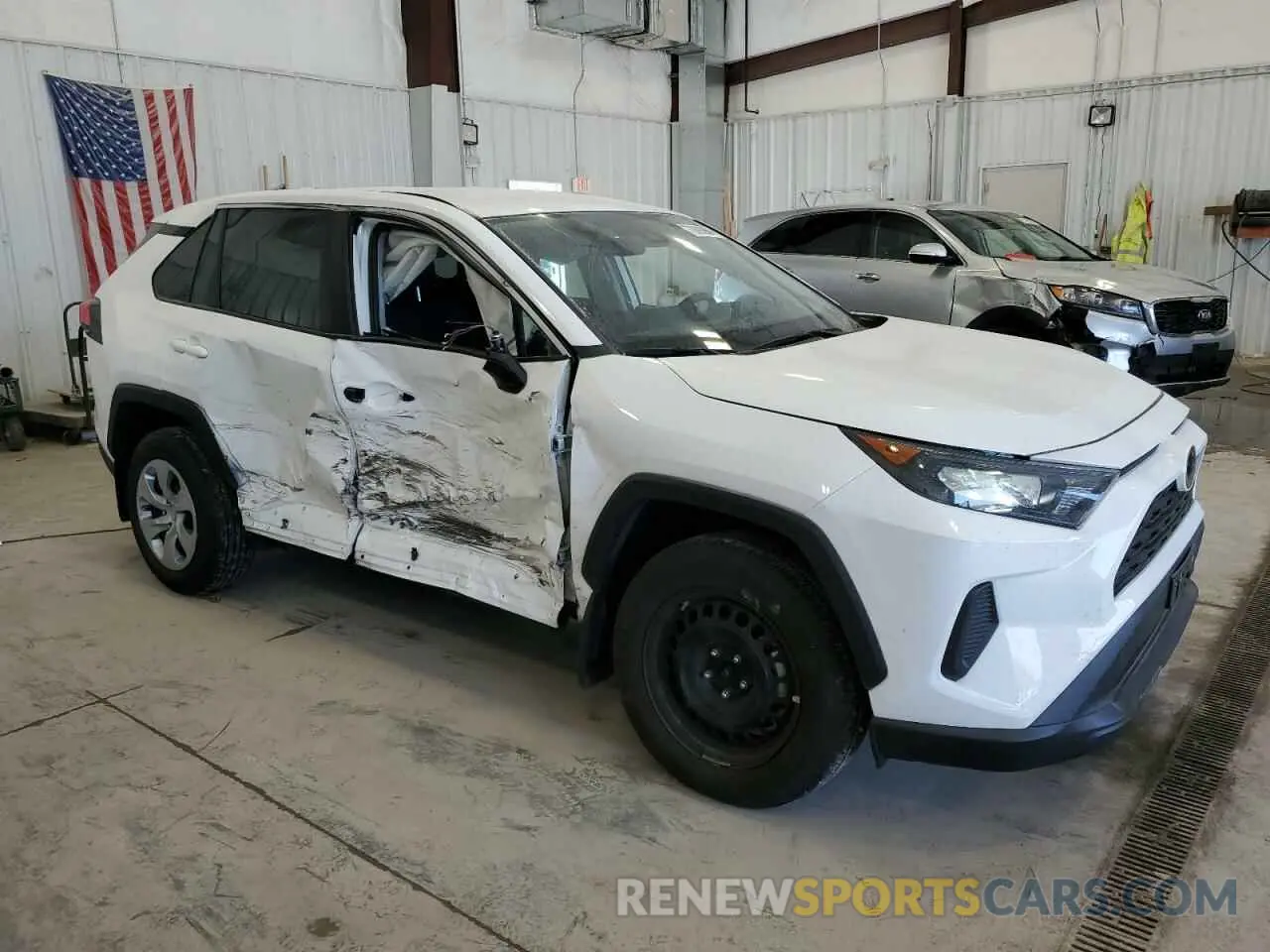 4 Photograph of a damaged car 2T3F1RFVXNC291691 TOYOTA RAV4 2022