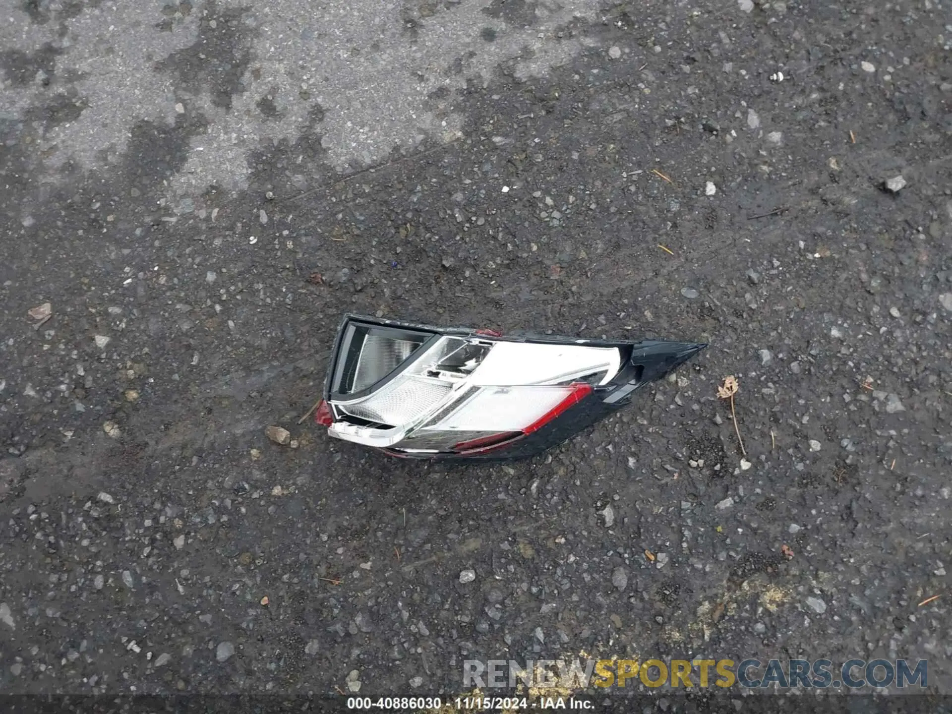 11 Photograph of a damaged car 2T3G1RFV2NW282261 TOYOTA RAV4 2022