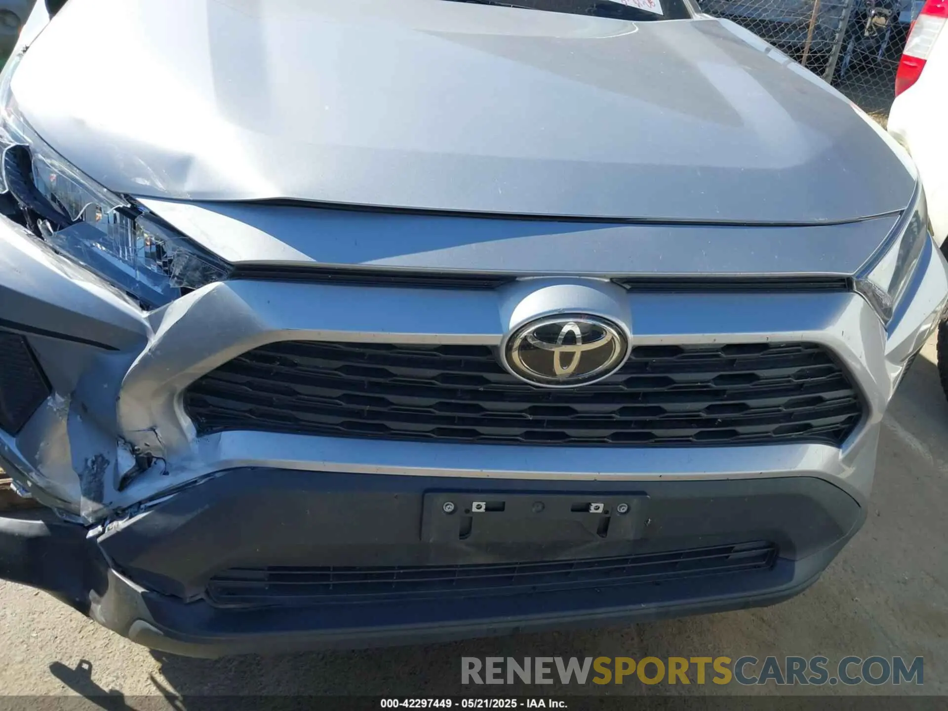 21 Photograph of a damaged car 2T3G1RFV4NC303838 TOYOTA RAV4 2022