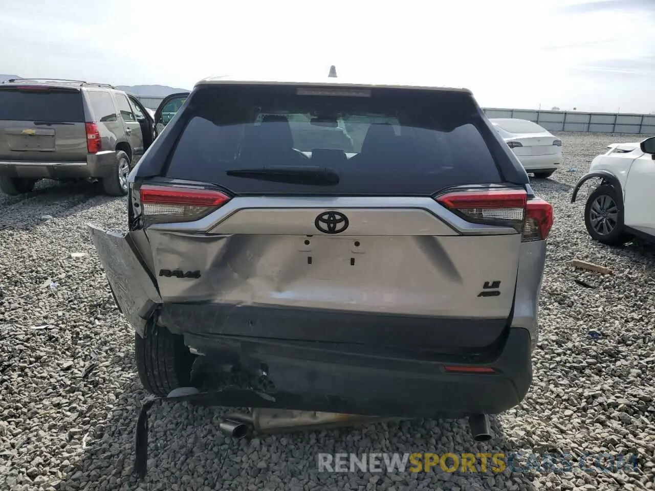 6 Photograph of a damaged car 2T3G1RFV5NC312869 TOYOTA RAV4 2022