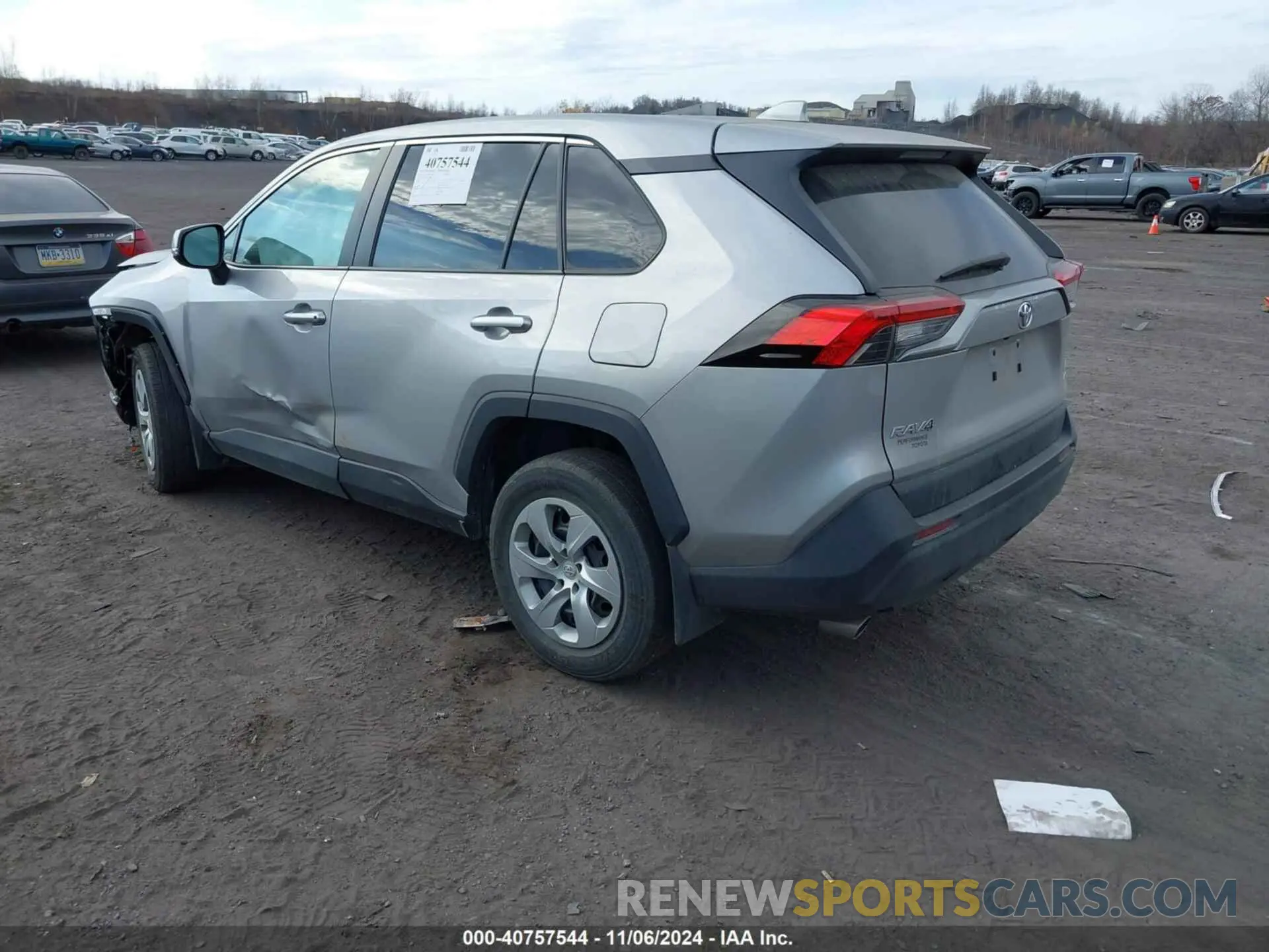 3 Photograph of a damaged car 2T3G1RFV7NW281915 TOYOTA RAV4 2022