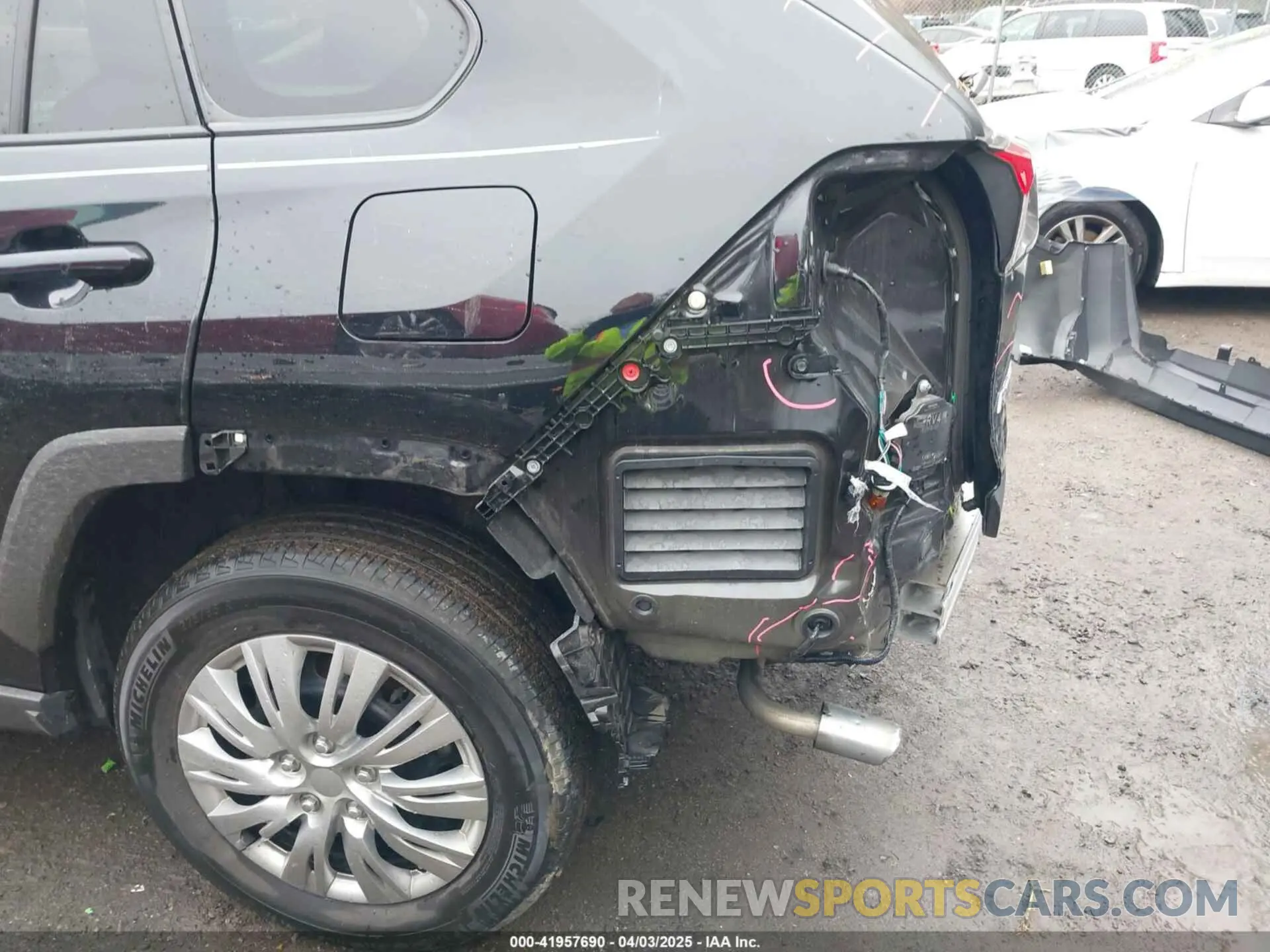 17 Photograph of a damaged car 2T3G1RFV7NW317134 TOYOTA RAV4 2022