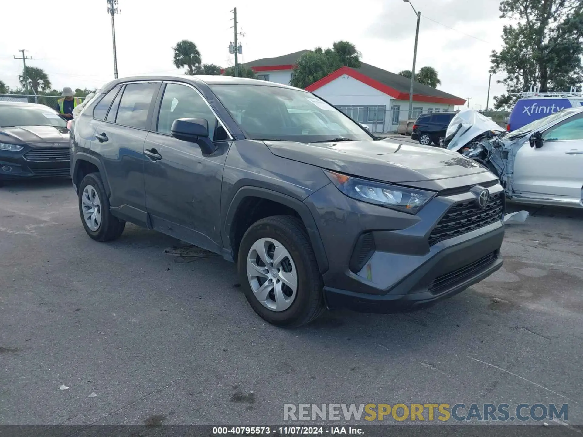 1 Photograph of a damaged car 2T3H1RFV0NW223536 TOYOTA RAV4 2022